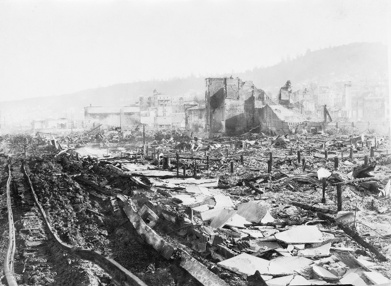 A Pictorial History of: Astoria: The Early Years - Second Edition - Image 9
