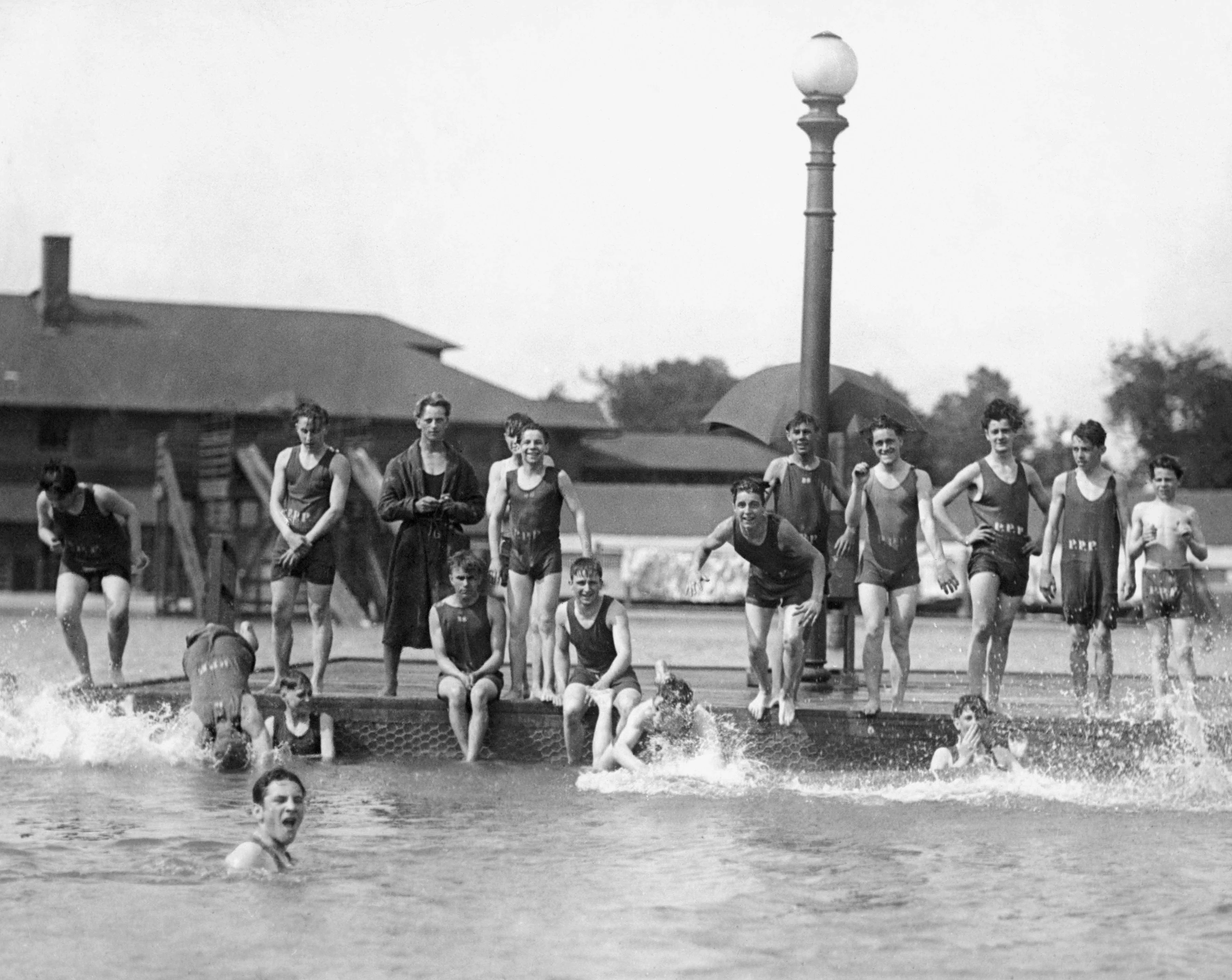 Baltimore Memories: A Pictorial History of the 1800s Through the 1930s - Image 11