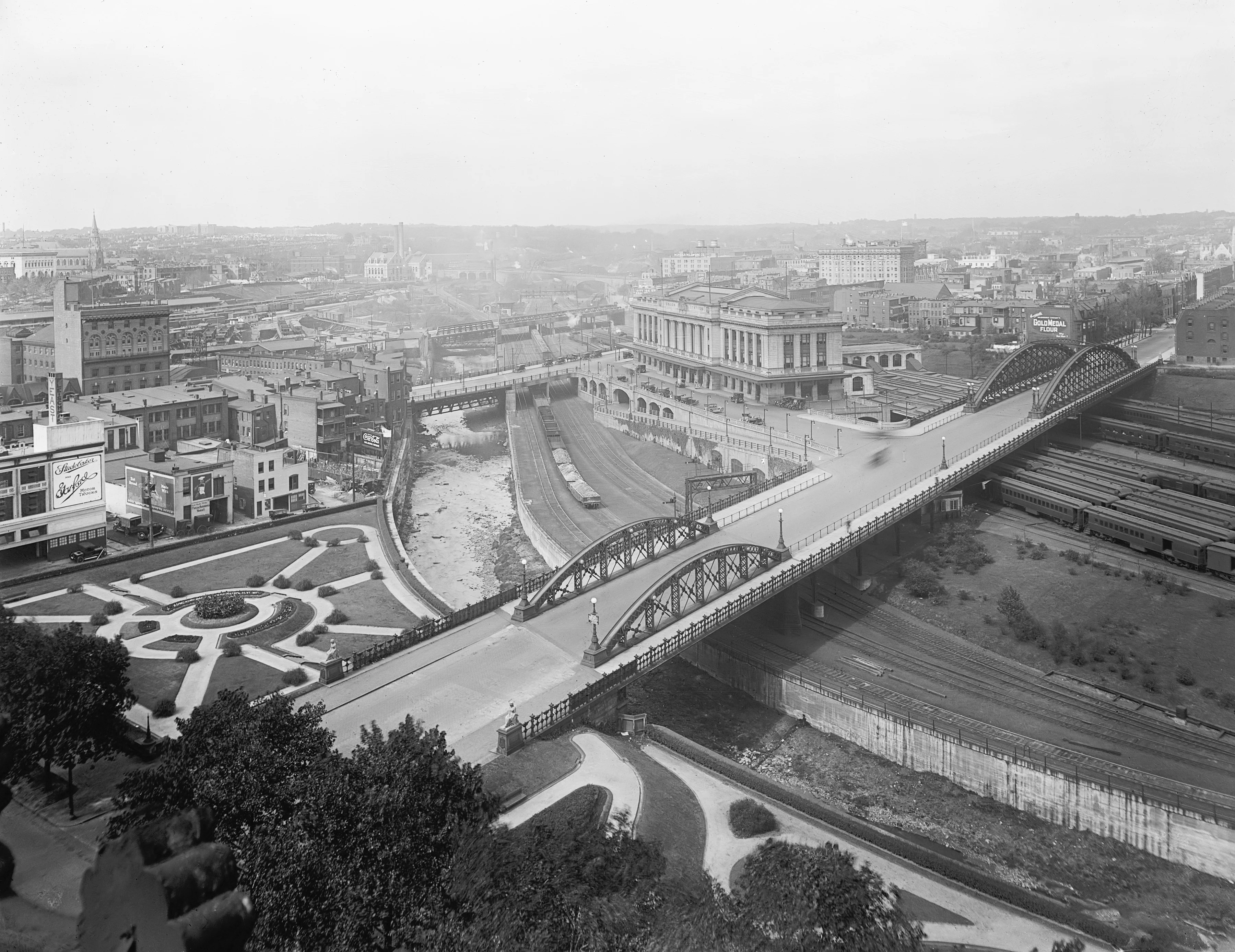 Baltimore Memories: A Pictorial History of the 1800s Through the 1930s - Image 6