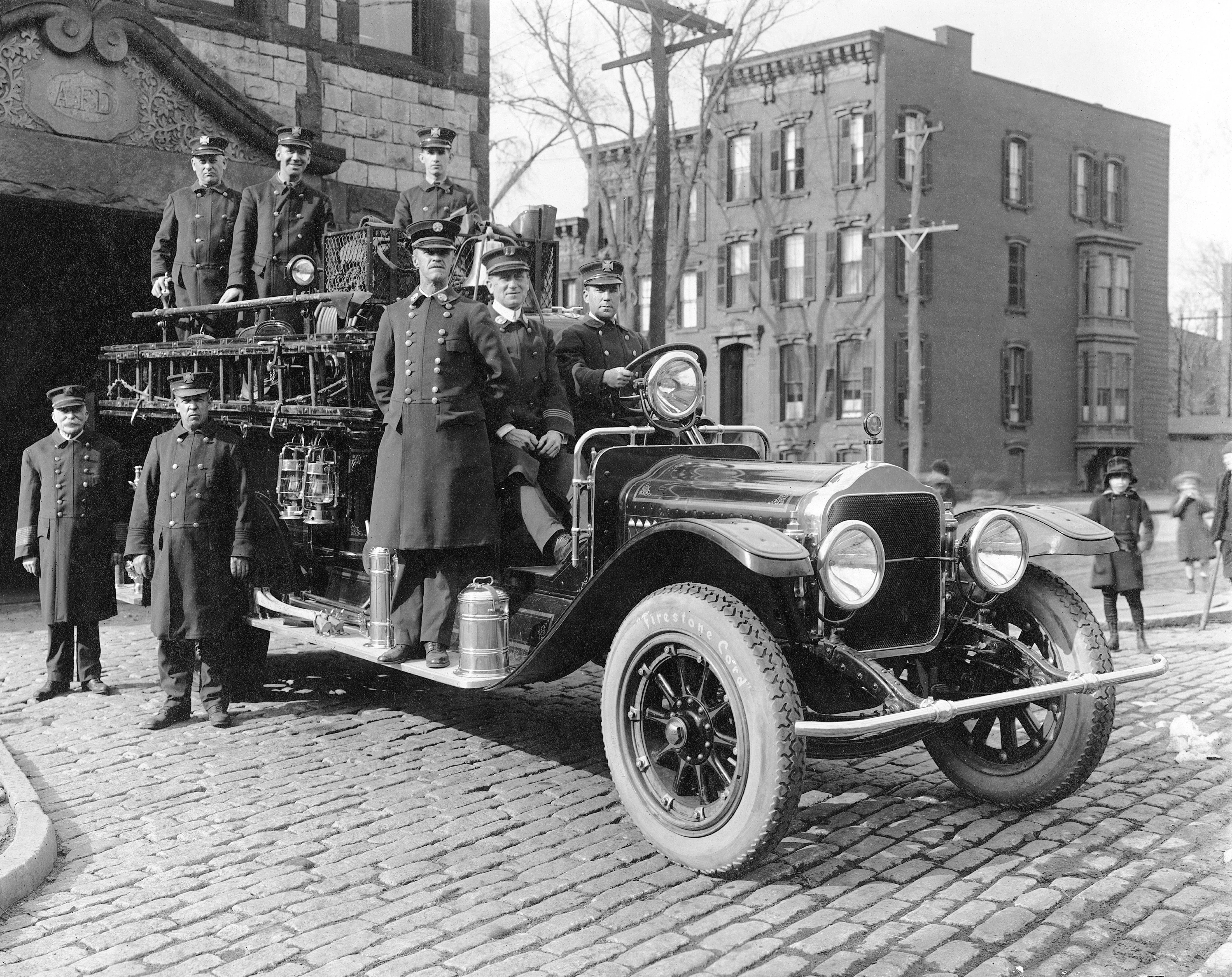 Capital Region Memories: A Pictorial History of the mid-1800s through the 1930s - Image 3