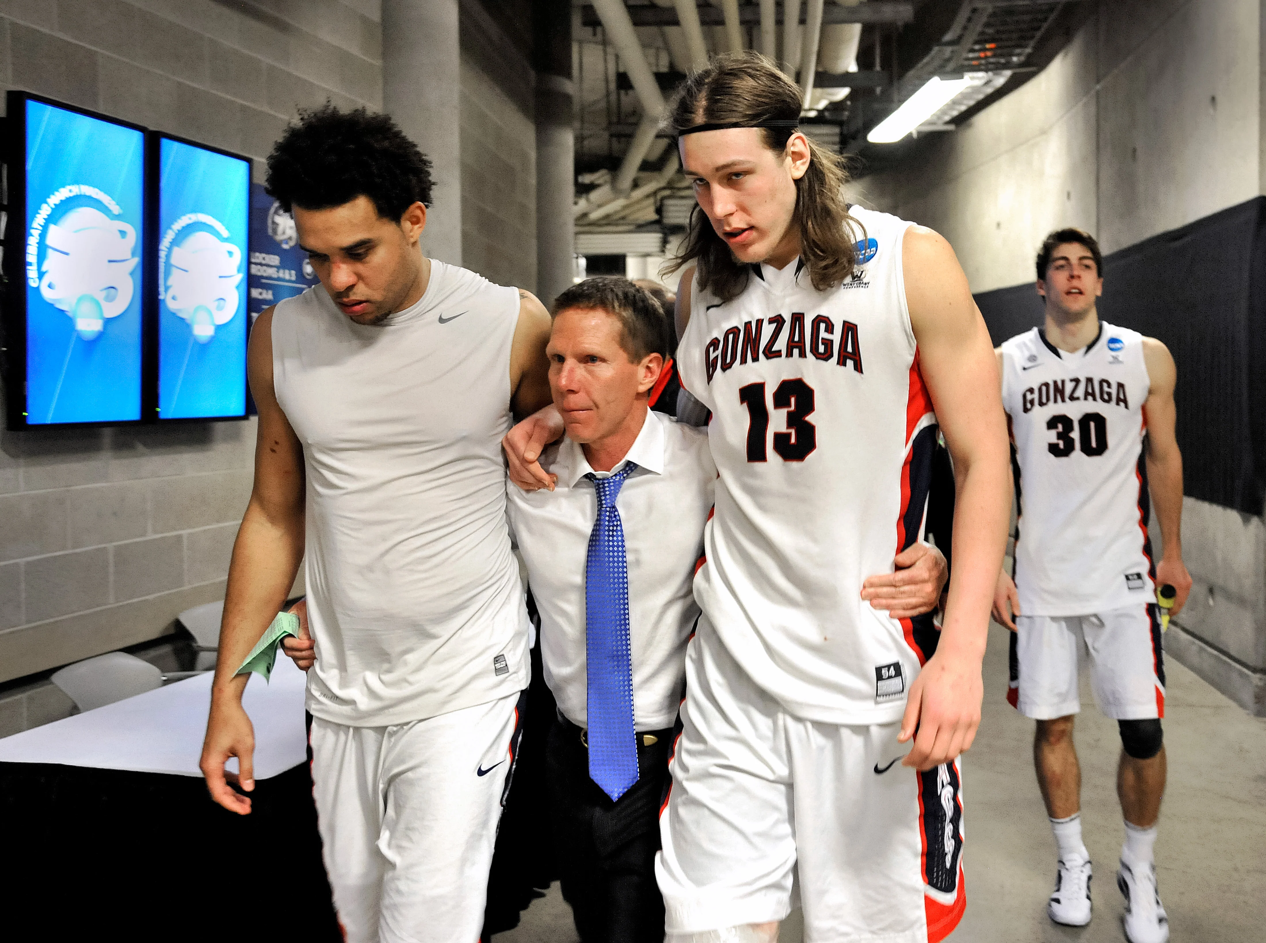 Two Decades: Lasting Mark: Coach Mark Few's Legendary Career with Gonzaga Basketball - Image 10
