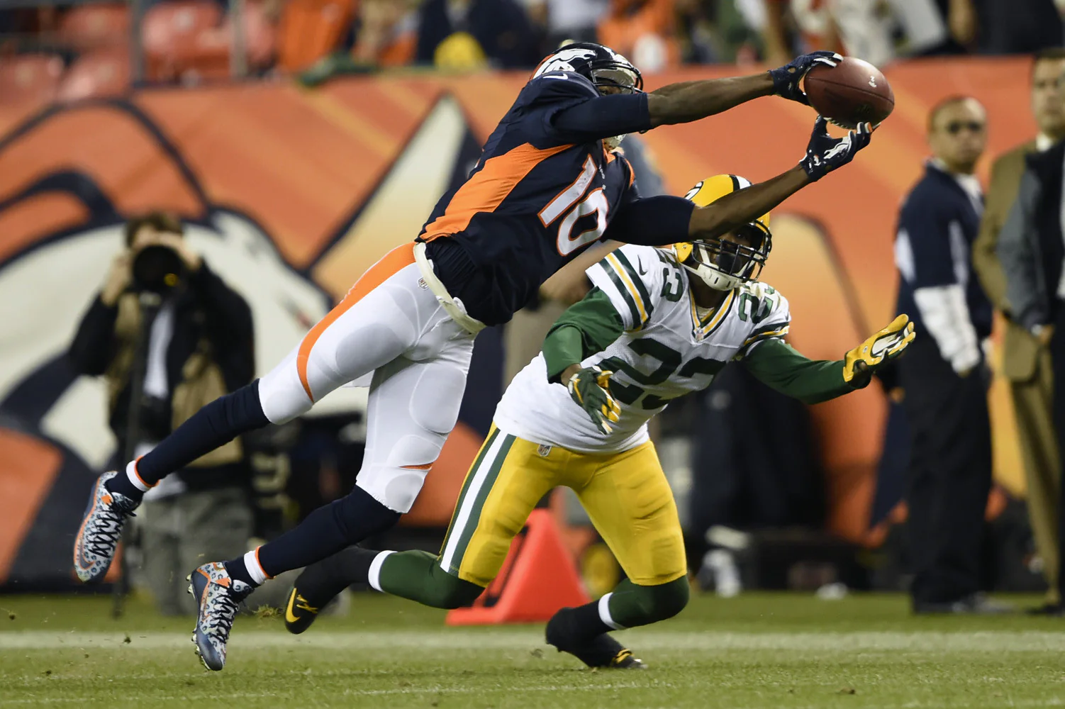 Fight to the Finish: The Denver Broncos' 2015 Championship Season - Image 6