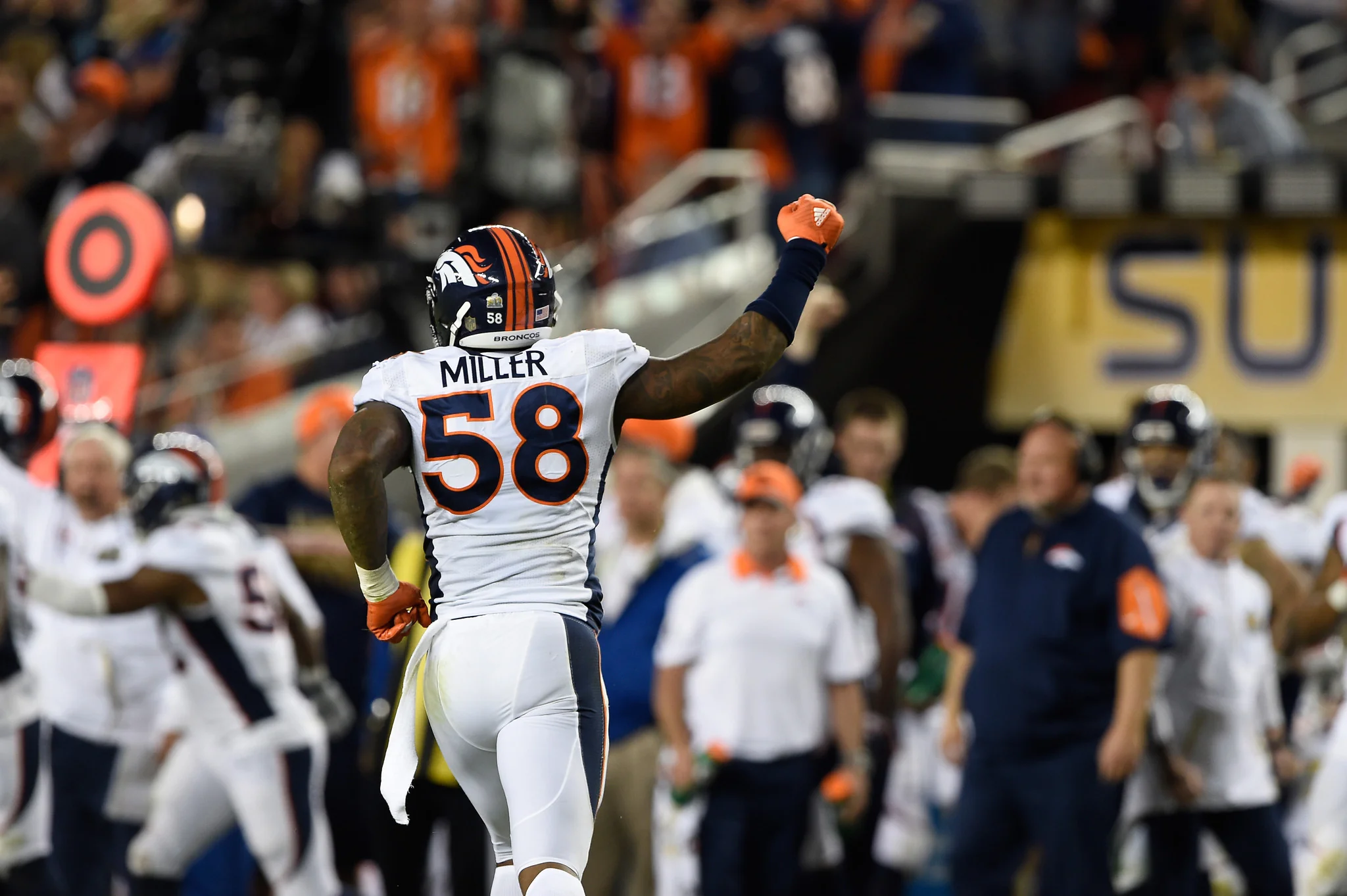 Fight to the Finish: The Denver Broncos' 2015 Championship Season - Image 7
