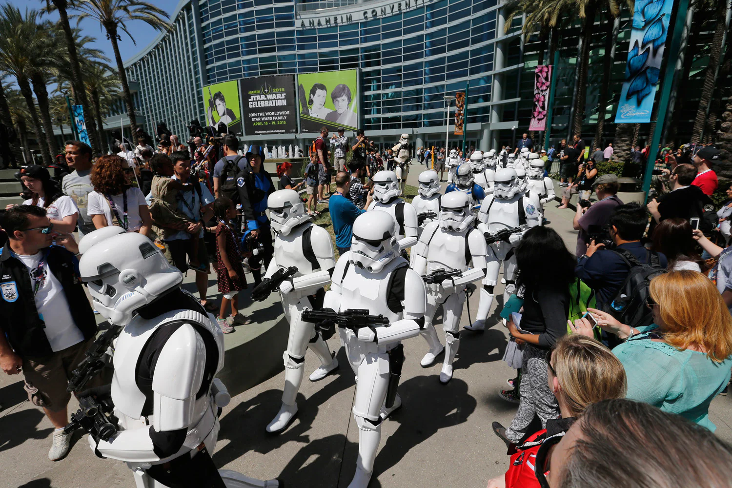 A Galaxy All Their Own: Thirty-Eight Years of Moments, Memories and Fandom Behind the Star Wars Phenomenon - Image 5