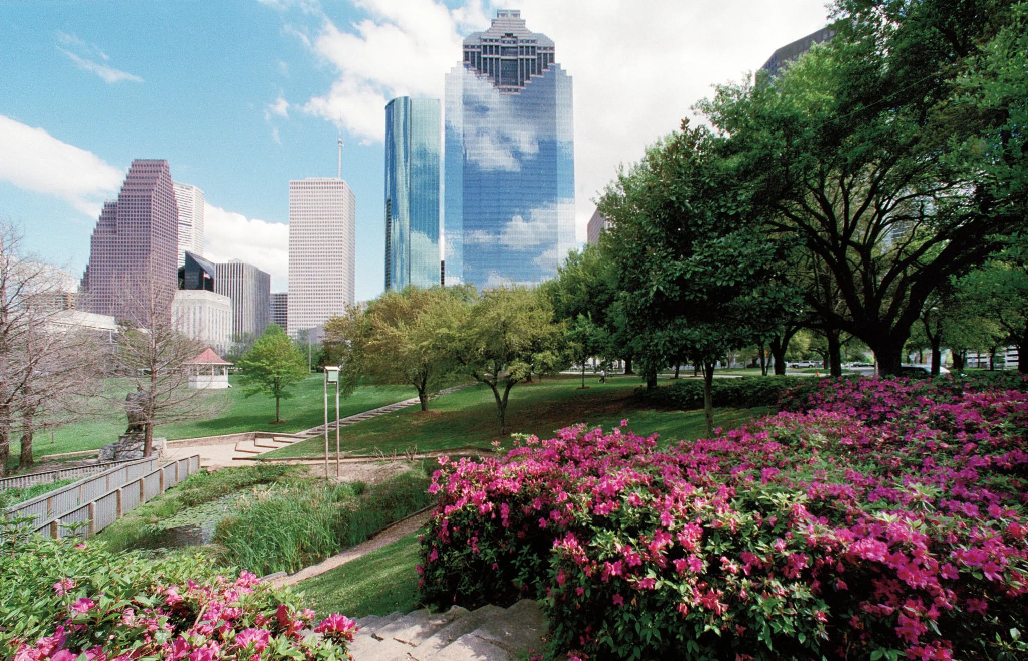 Houston 175: A Pictorial Celebration of Houston's 175-Year History - Image 7