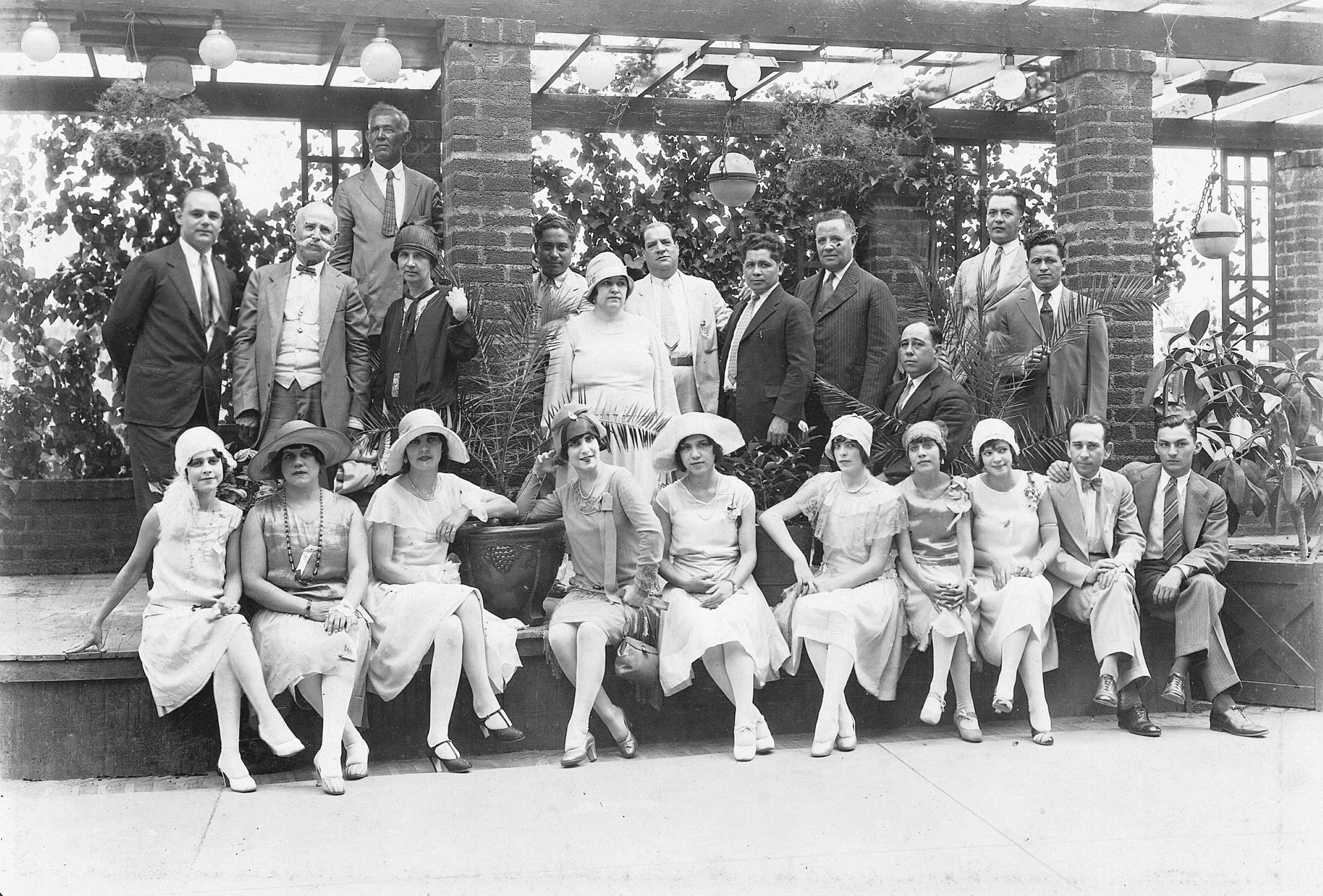 Houston 175: A Pictorial Celebration of Houston's 175-Year History - Image 9