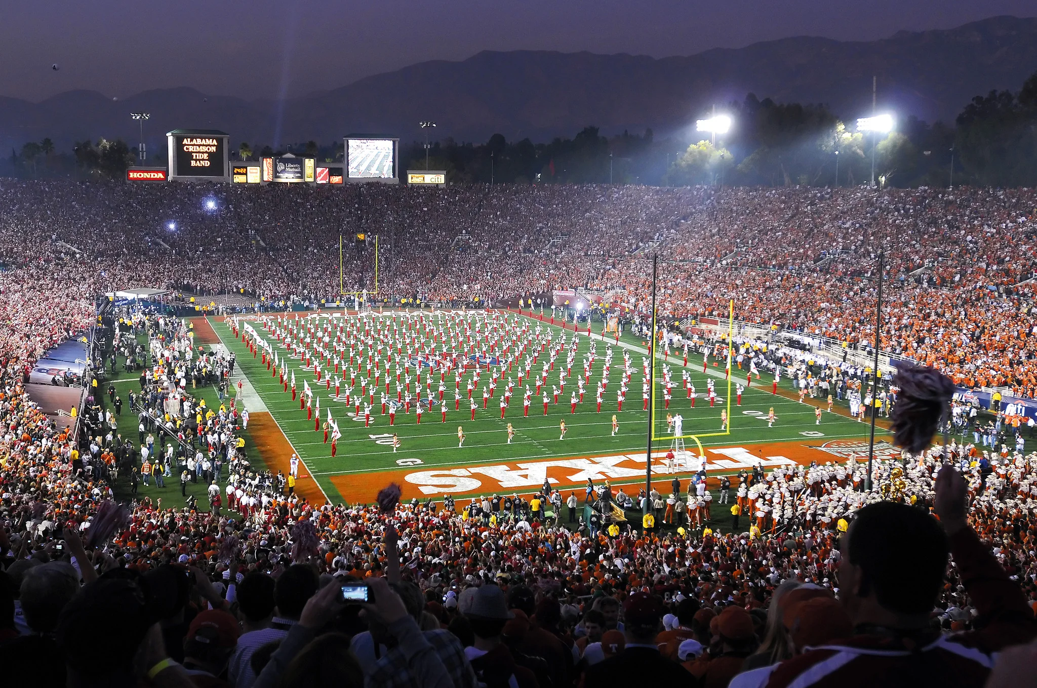 How the Tide Rolls: Alabama Returns as College Football Power In 2009 National Championship Season - Image 10