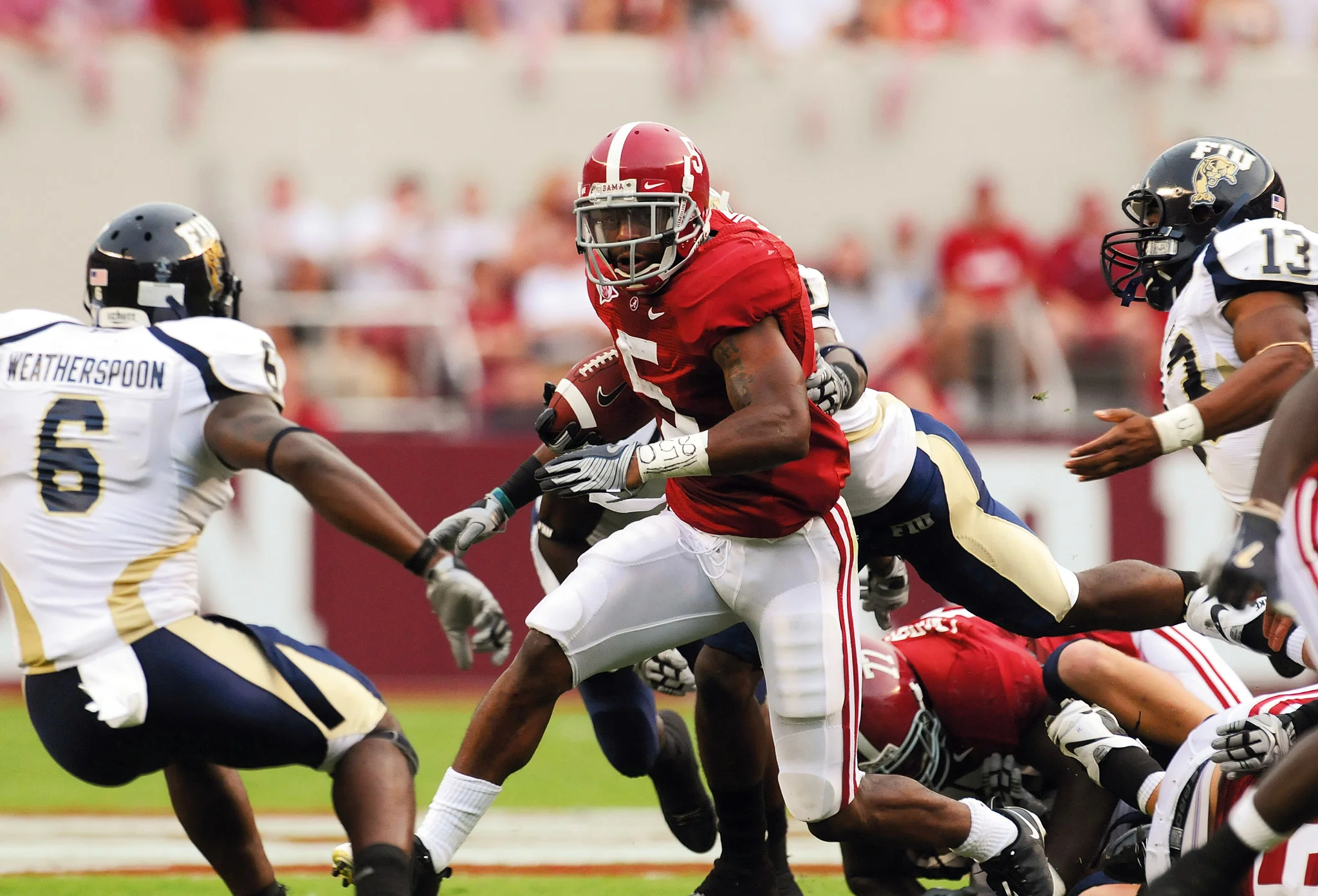 How the Tide Rolls: Alabama Returns as College Football Power In 2009 National Championship Season - Image 5