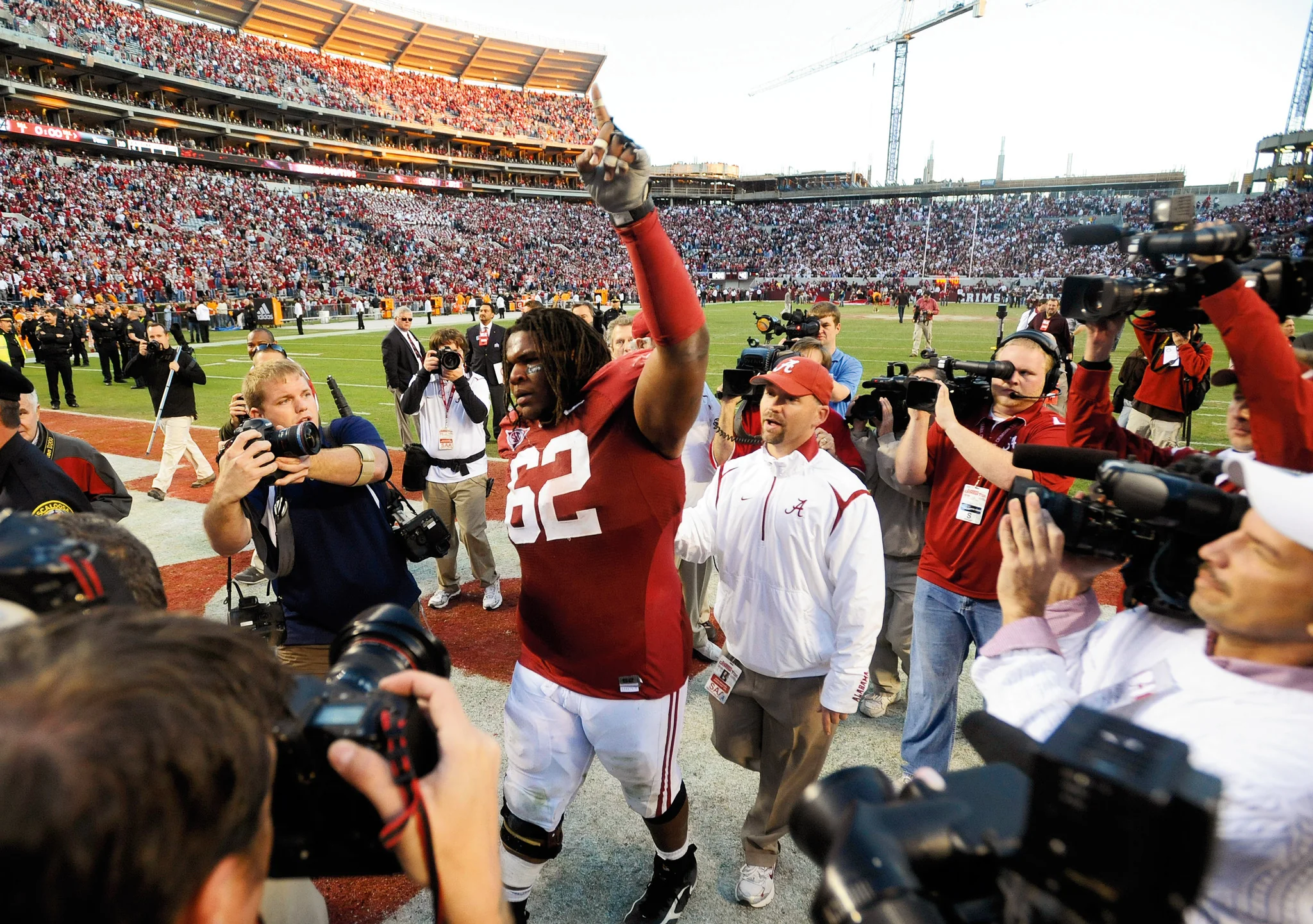 How the Tide Rolls: Alabama Returns as College Football Power In 2009 National Championship Season - Image 9