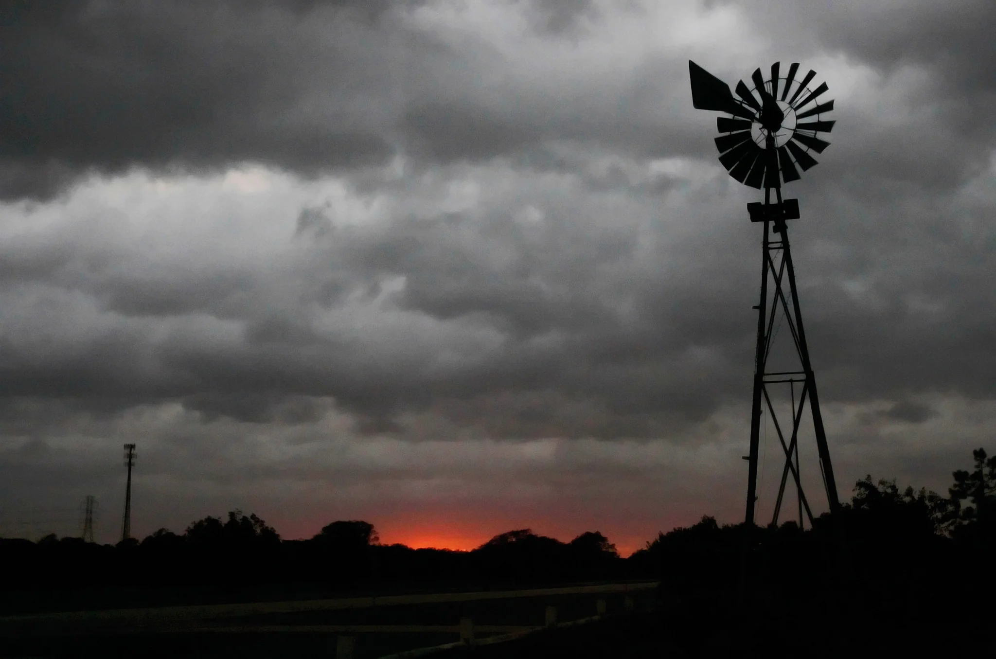 Hurricane Ike: A Photographic Account Presented by the Houston Chronicle - Image 11