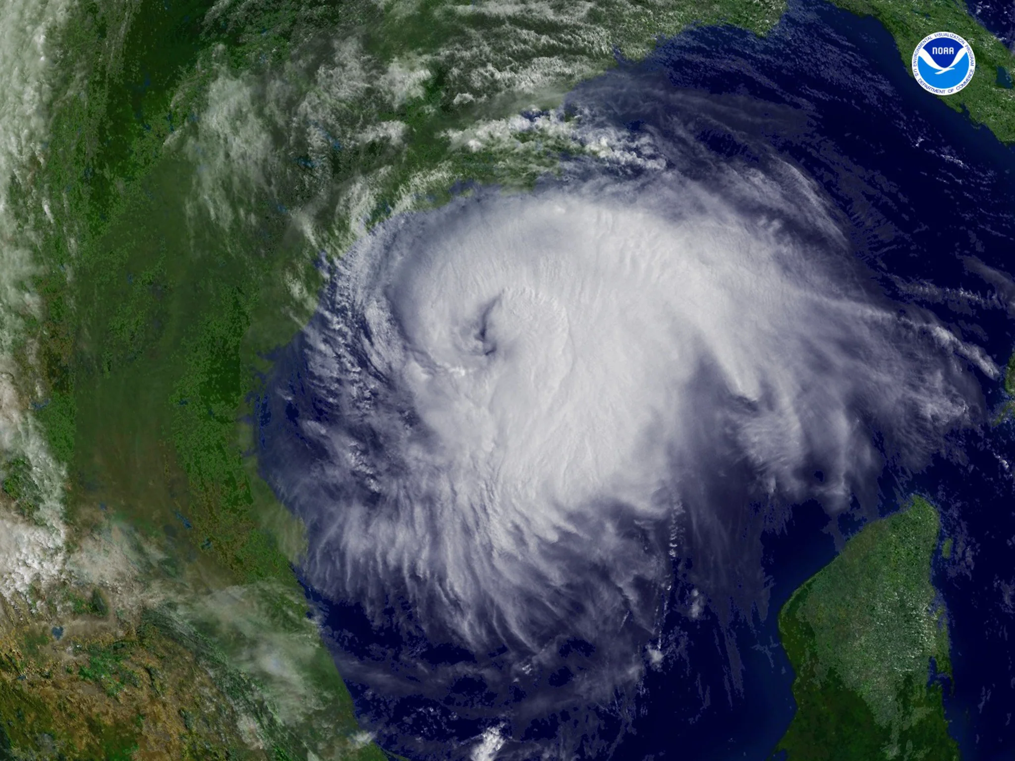 Hurricane Ike: A Photographic Account Presented by the Houston Chronicle - Image 2