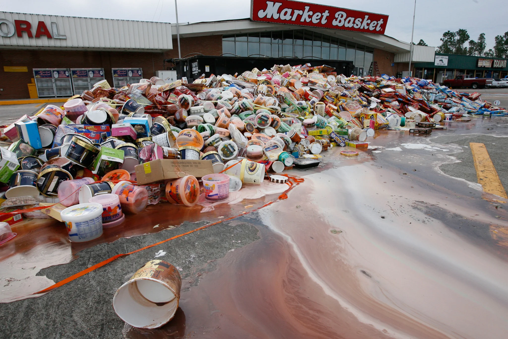 Hurricane Ike: A Photographic Account Presented by the Houston Chronicle - Image 7