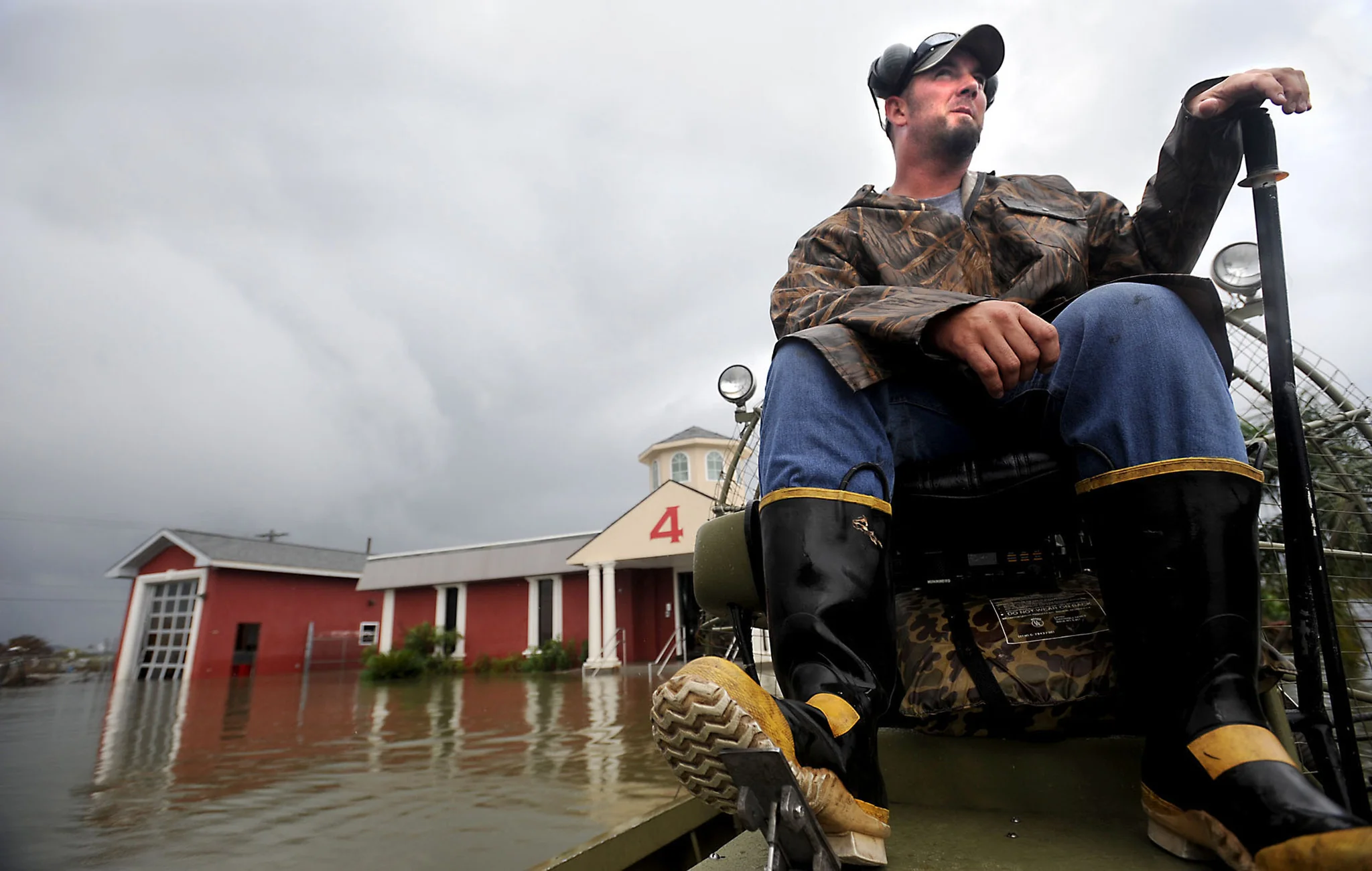 In Ike's Wake: Southeast Texas Endures Hurricane's Devastation - Image 10
