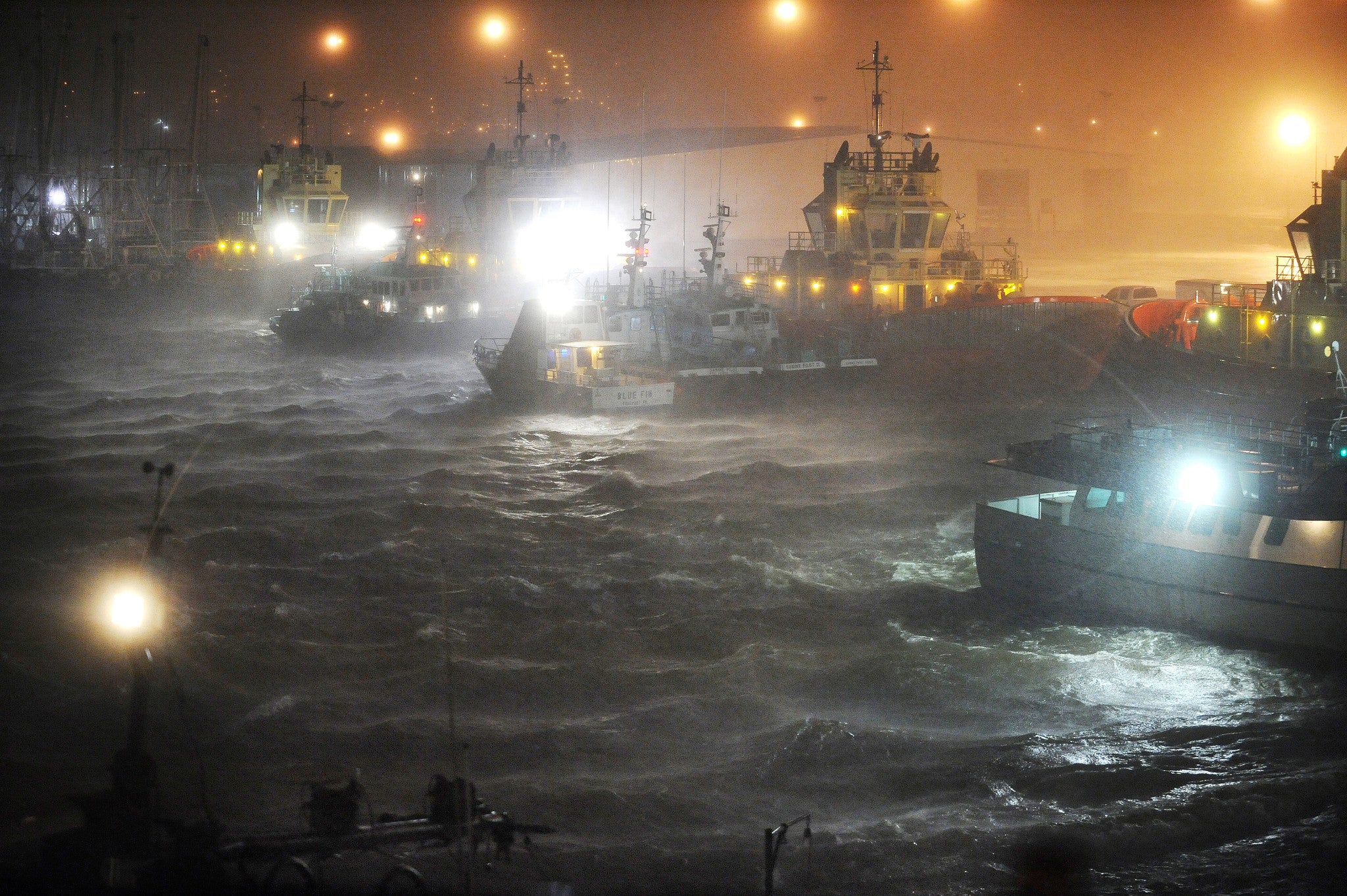 In Ike's Wake: Southeast Texas Endures Hurricane's Devastation - Image 7