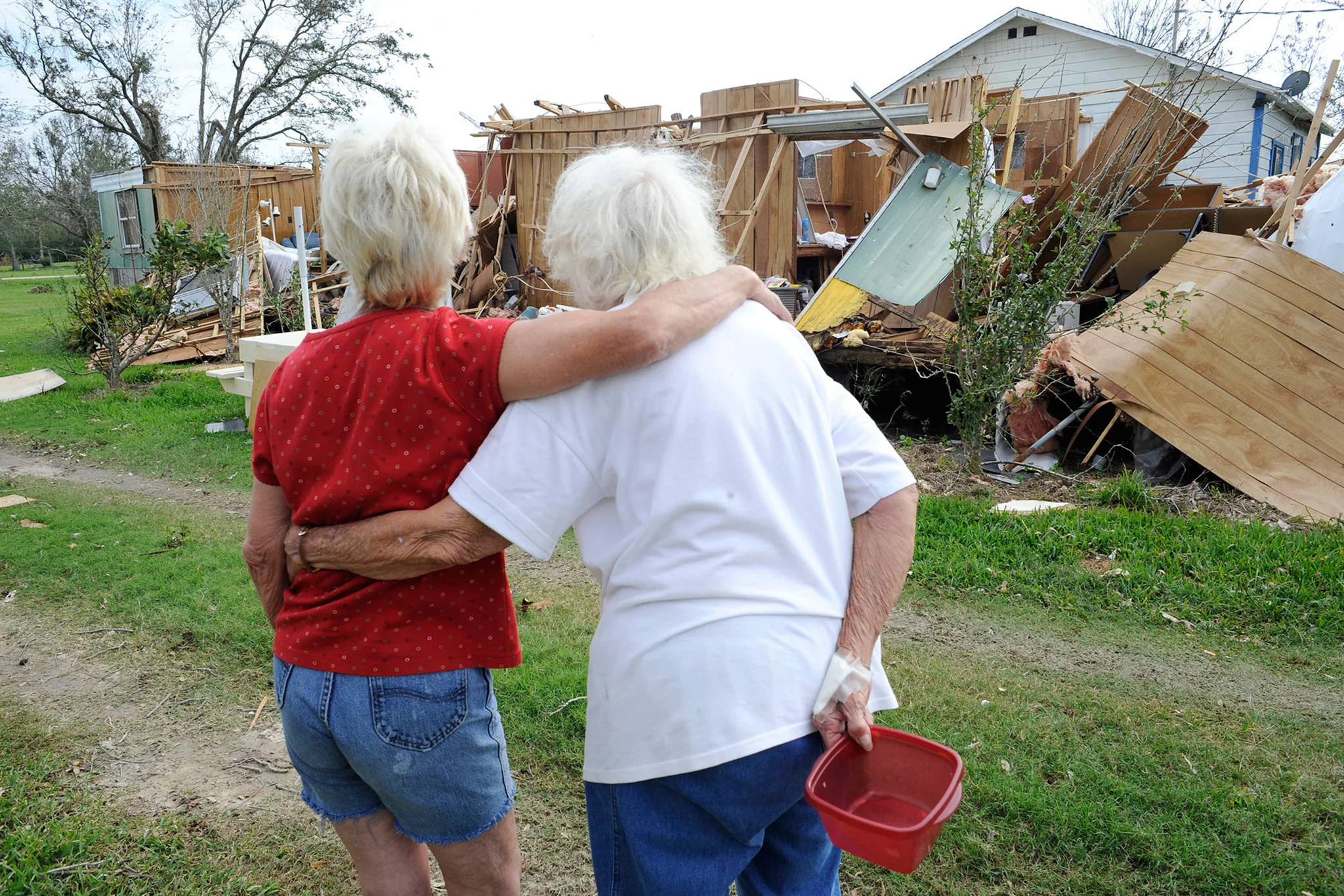 In Ike's Wake: Southeast Texas Endures Hurricane's Devastation - Image 9