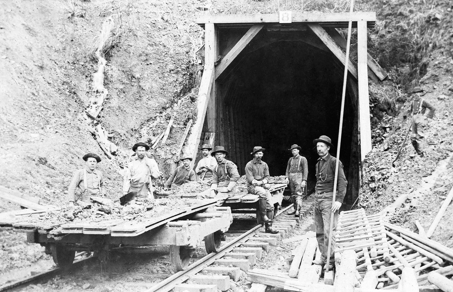 Josephine County Memories: A Pictorial History from the 1800s through the 1960s - Image 12