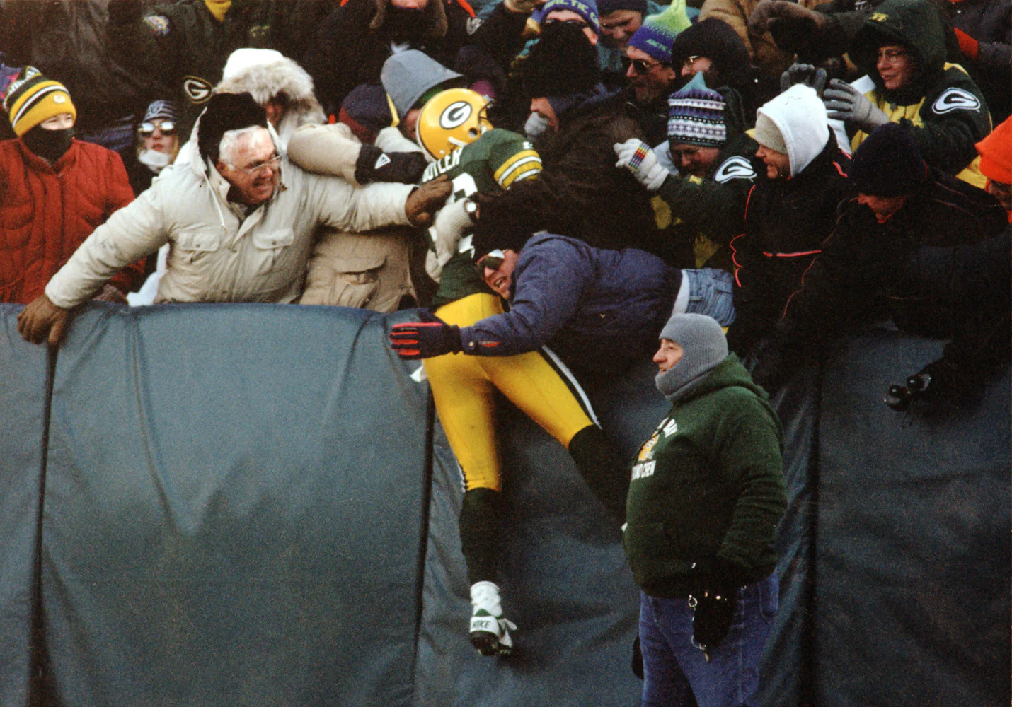 Lambeau Field: Green Bay's National Treasure (2003) - Image 3