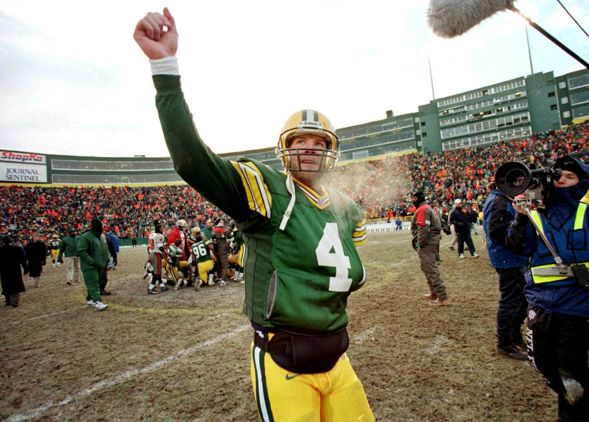 Legendary: The Unforgettable Career of Brett Favre - Image 5