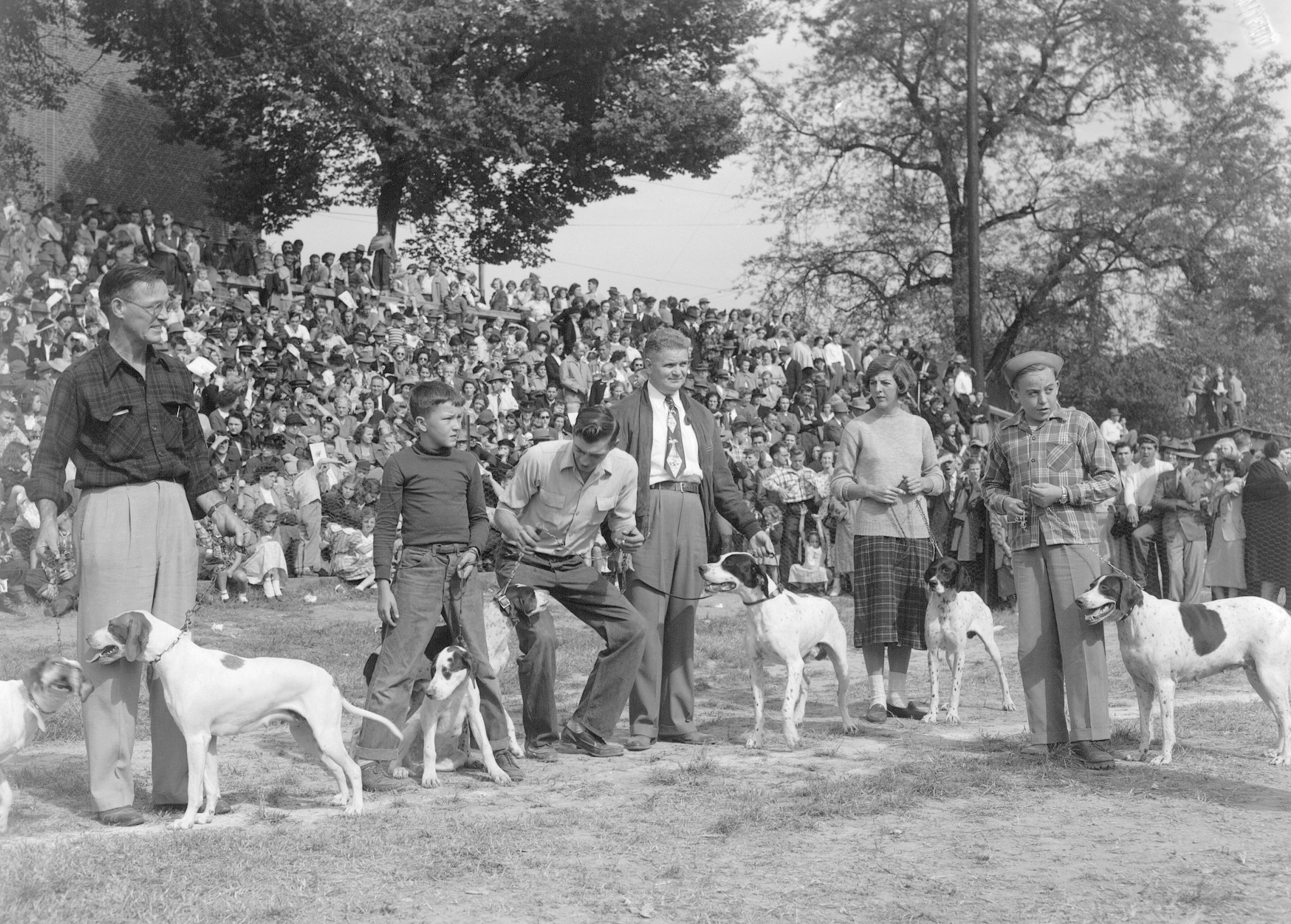 Looking Back: Fredericksburg and Surrounding Counties: A Pictorial History of the Early Years through the 1960s - Image 16