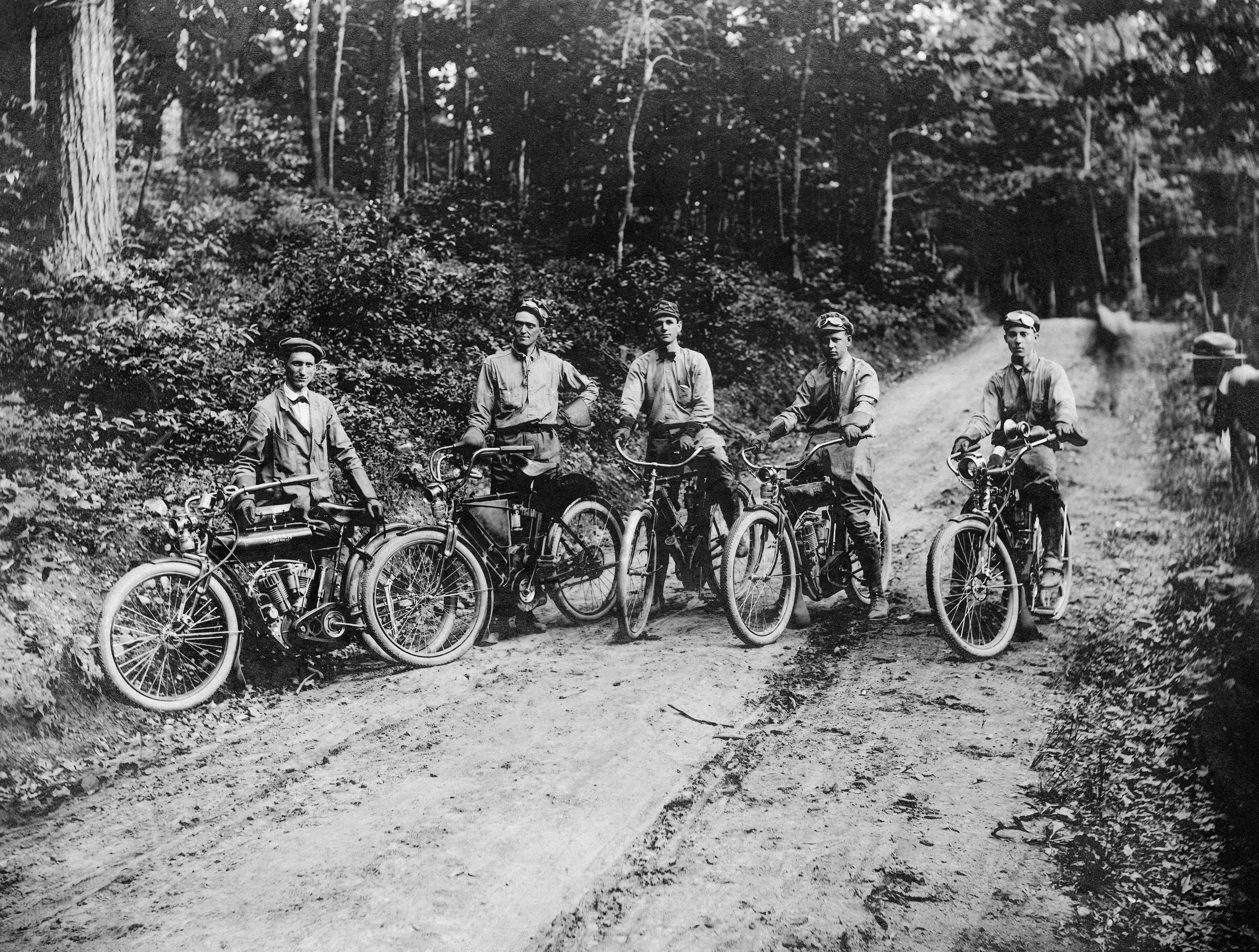 Memories of the Roanoke and New River Valleys: A Pictorial History of the Early Years - Image 2