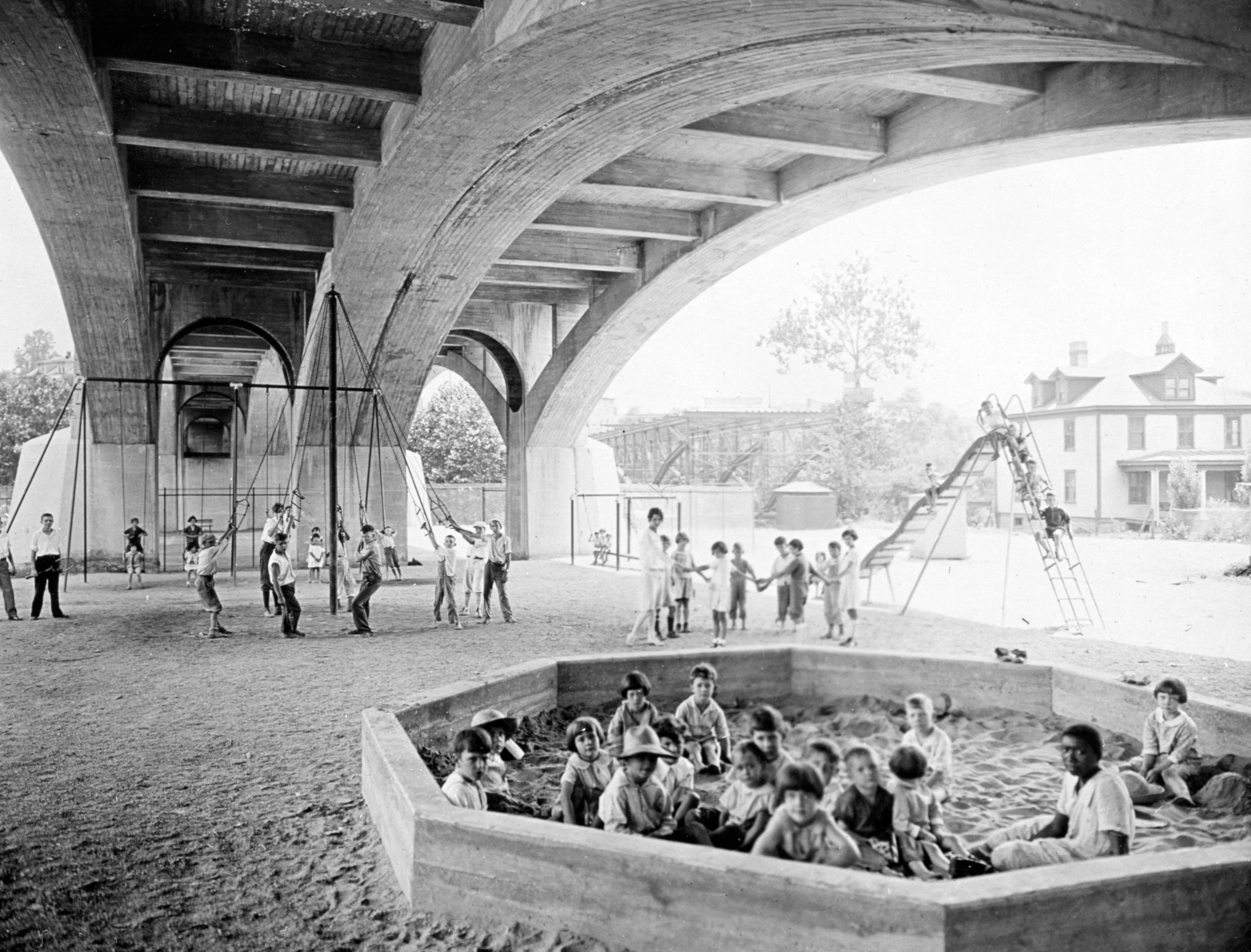 Memories of the Roanoke and New River Valleys: A Pictorial History of the Early Years - Image 6