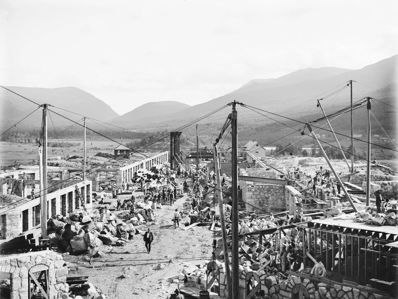 New Hampshire\: 150 Years: Through the Eyes of the New Hampshire Union Leader - Image 5