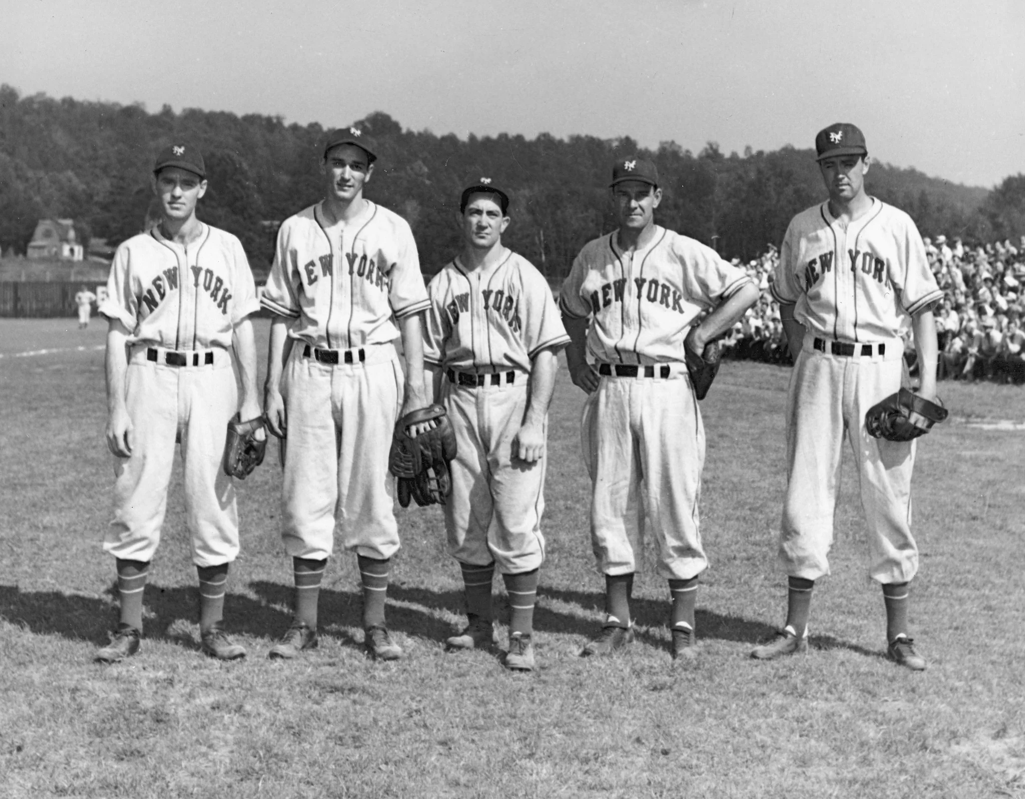 Looking Back: New London County: Vol. II - The 1940s, '50s and '60s - Image 10