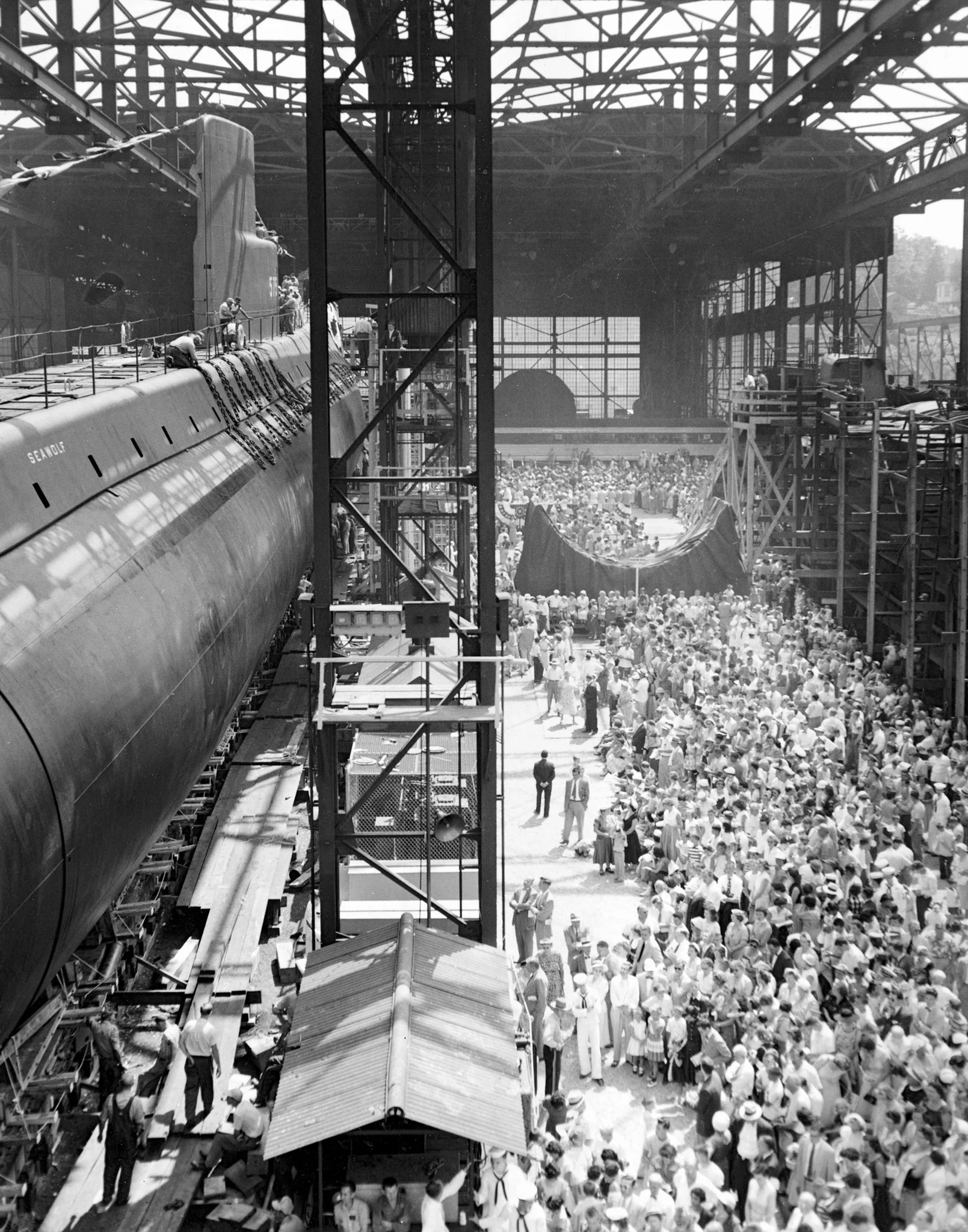 Looking Back: New London County: Vol. II - The 1940s, '50s and '60s - Image 13
