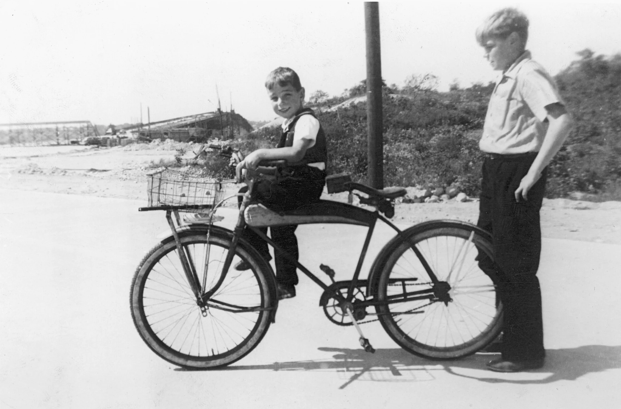 Looking Back: New London County: Vol. II - The 1940s, '50s and '60s - Image 8