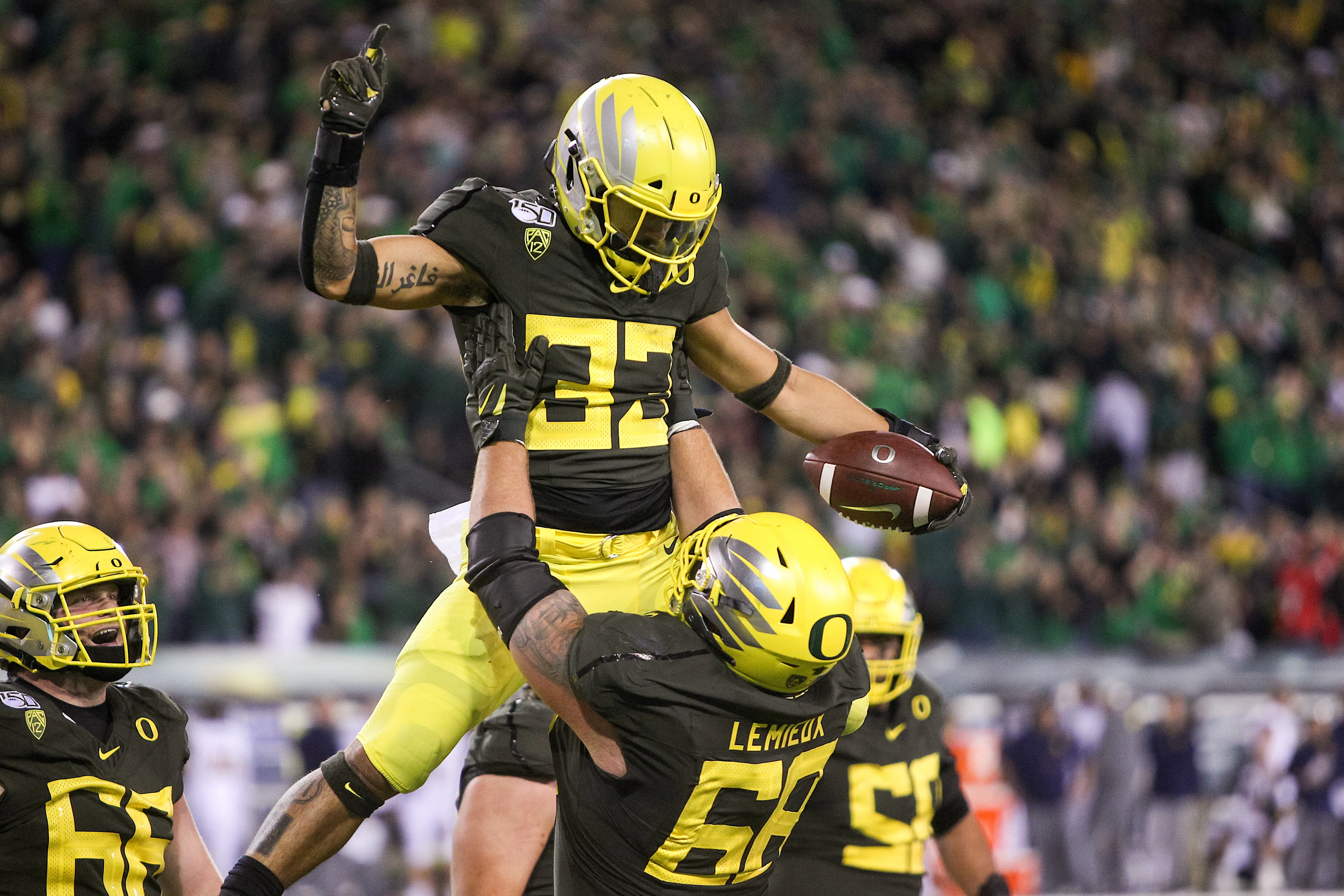 Flying High: The University of Oregon's Remarkable 2019 Football Season - Image 14
