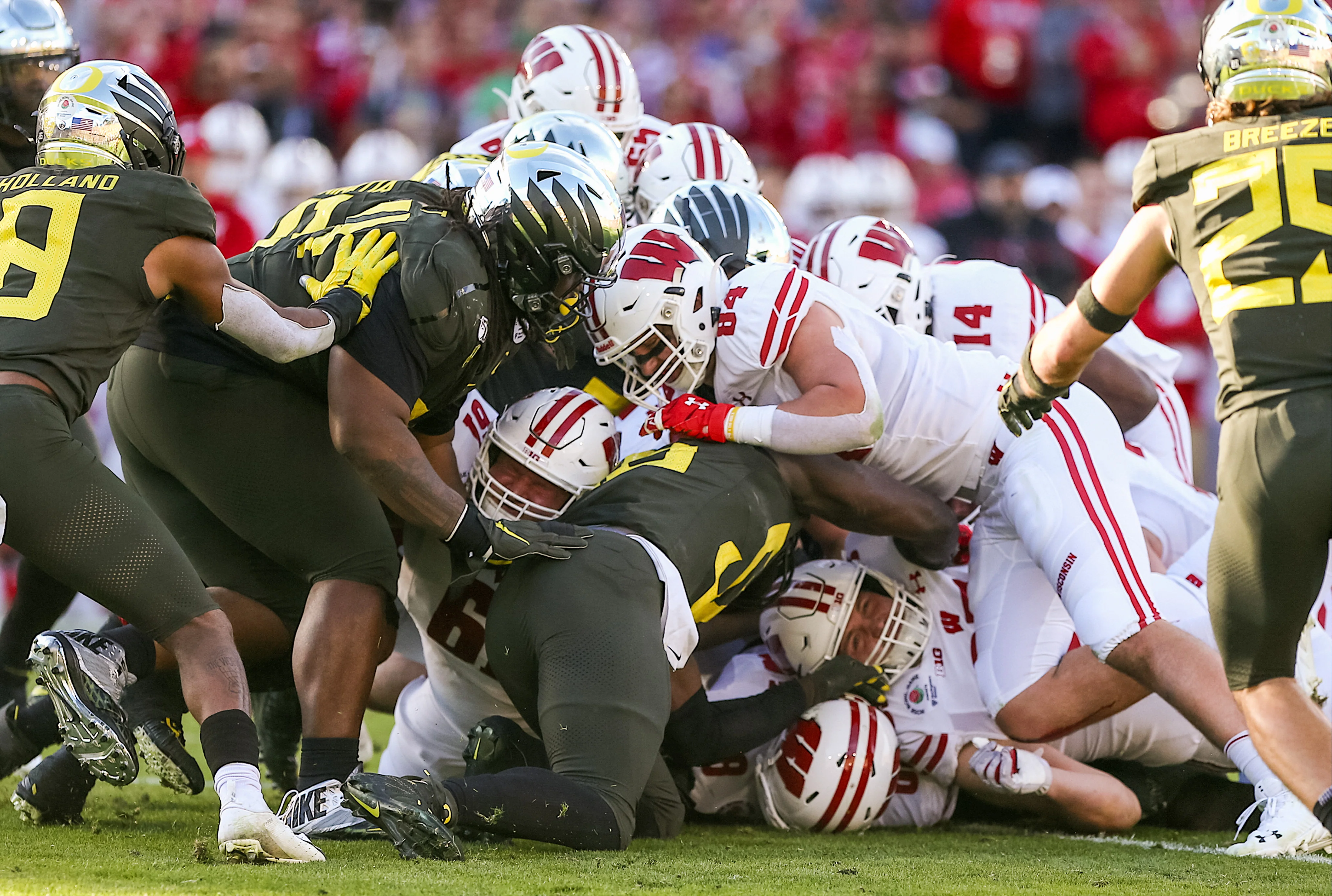 Flying High: The University of Oregon's Remarkable 2019 Football Season - Image 7
