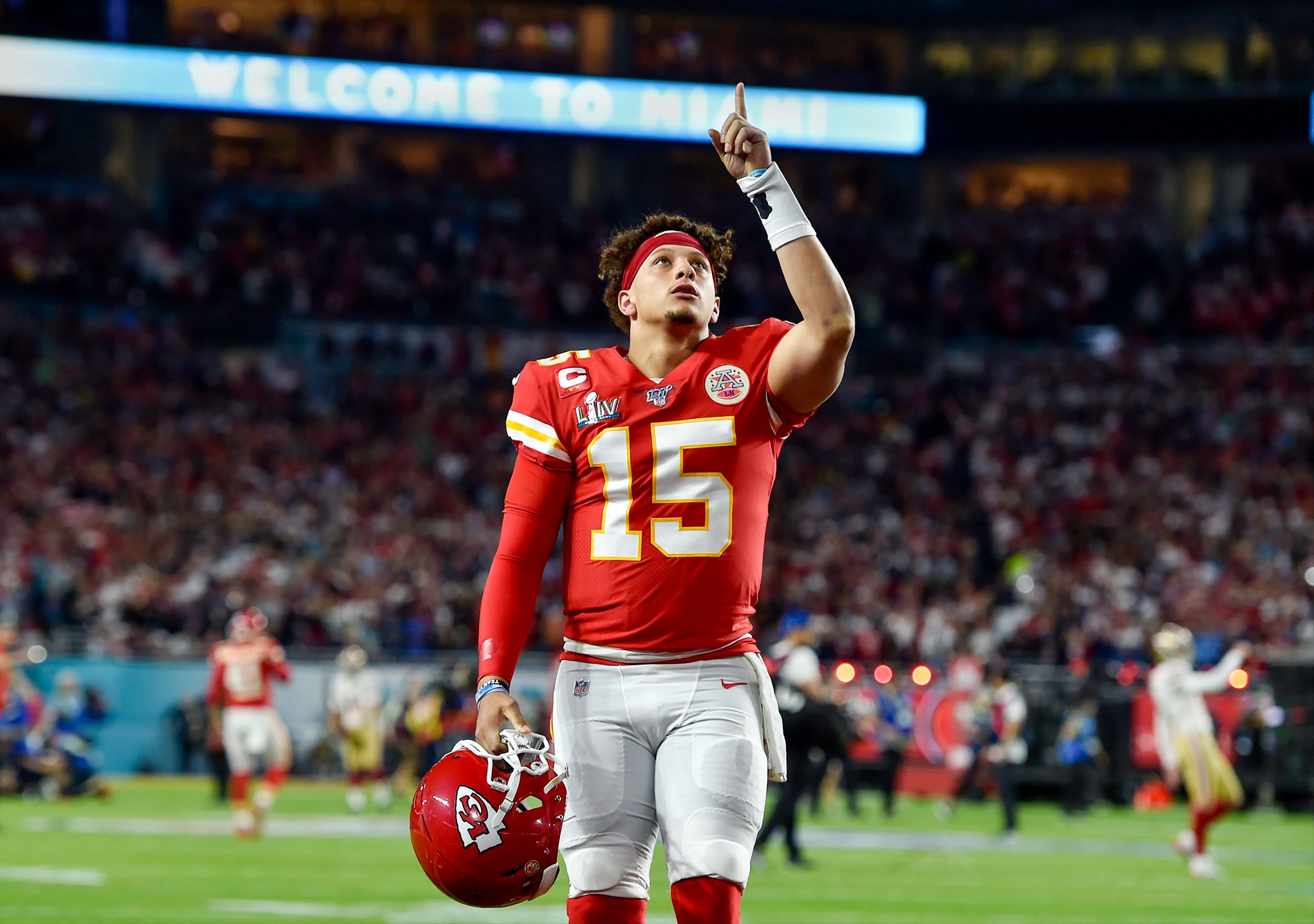 Patrick Mahomes: The Rise of a Champion: Foreword by Patrick Mahomes - Image 7