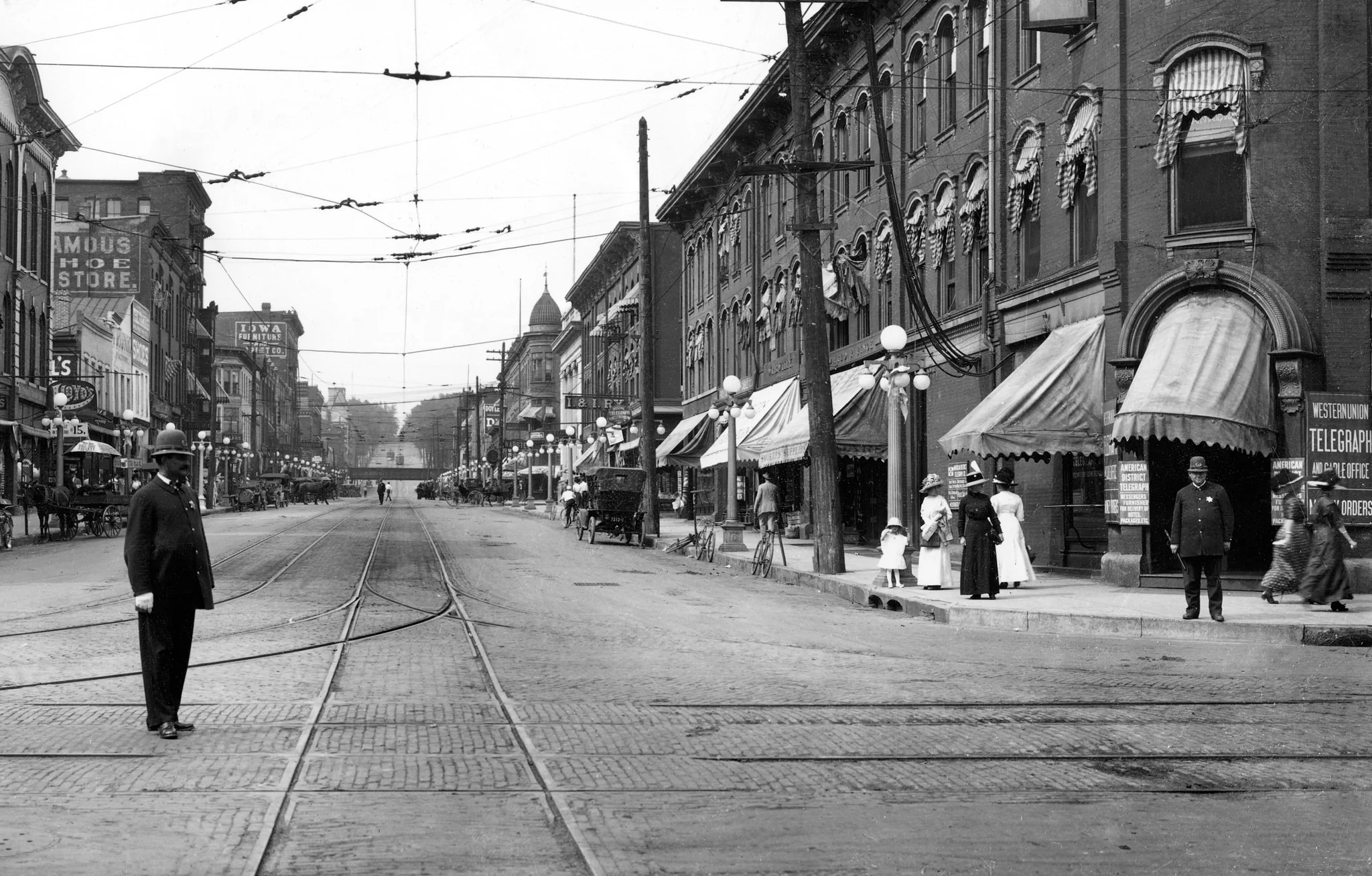 Quad-City Memories: The Early Years | A Pictorial History - Image 9