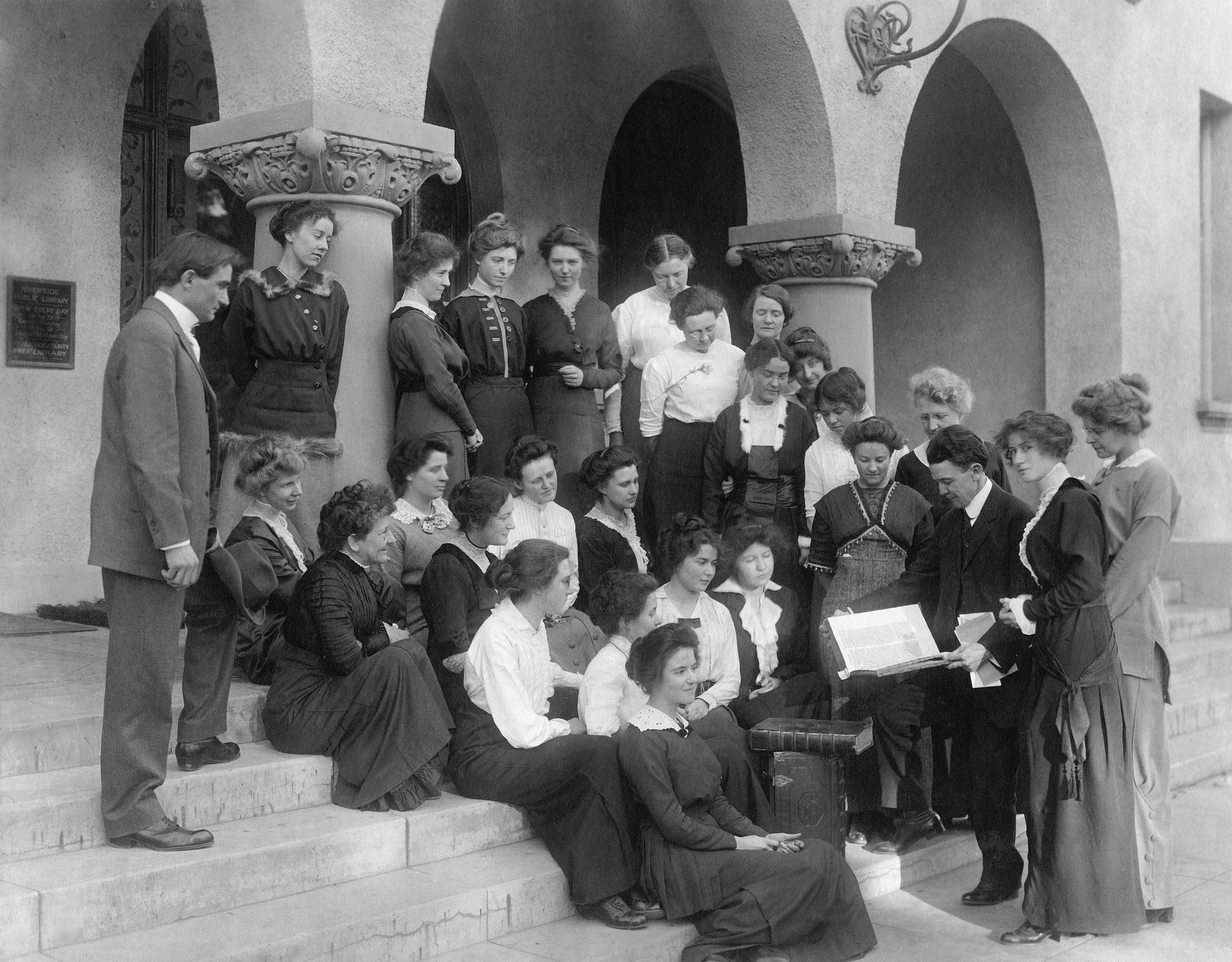Riverside Memories: A Pictorial History of the Early Years through the 1930s - Image 6