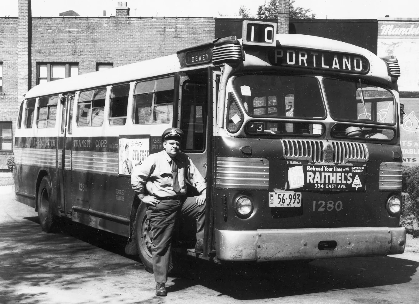 Rochester Memories Volume IV: Greater Rochester in the 20th Century: A Community Photo Album - Image 8