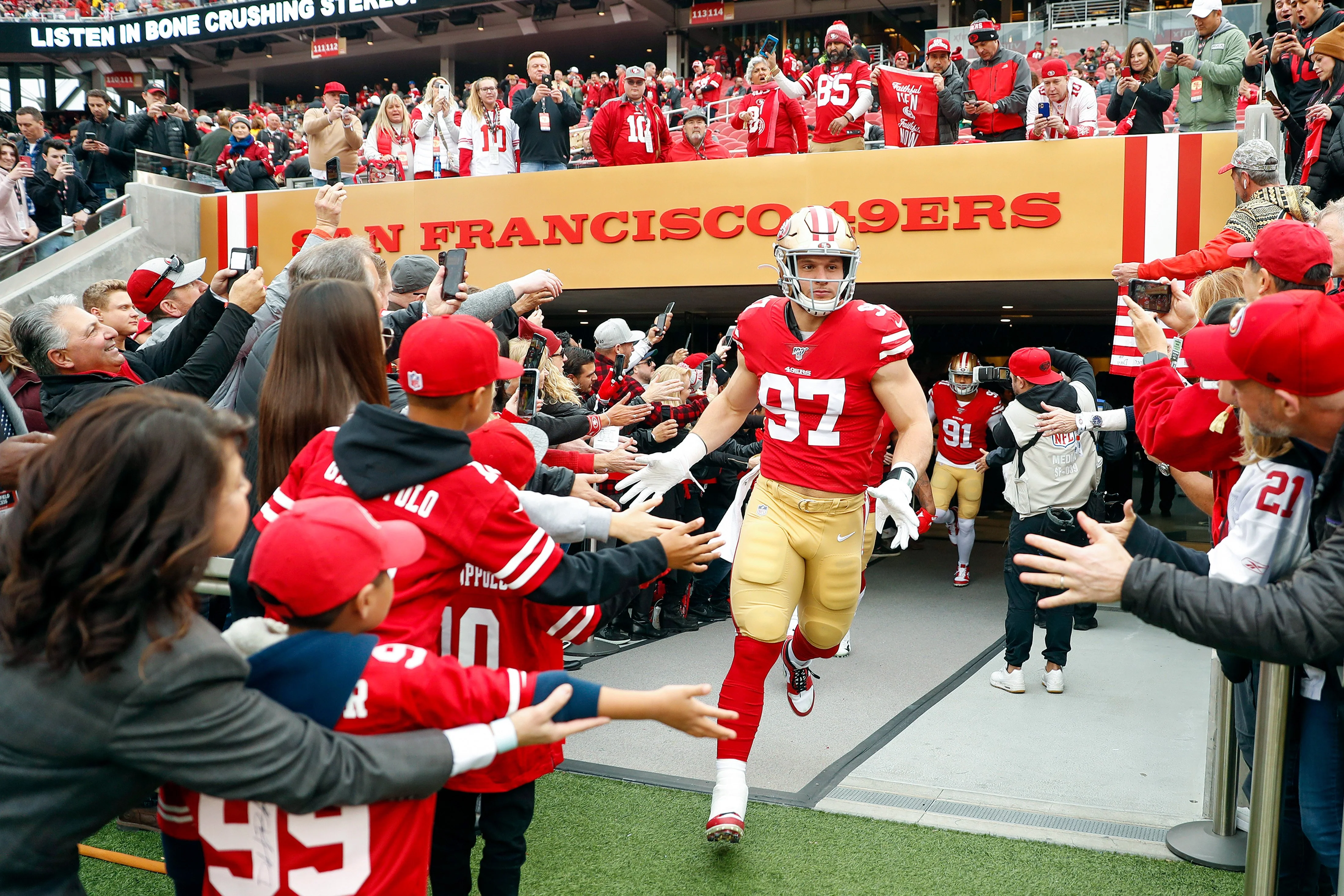 Return to Glory: The San Francisco 49ers' Road to an NFC Championship Season - Image 16