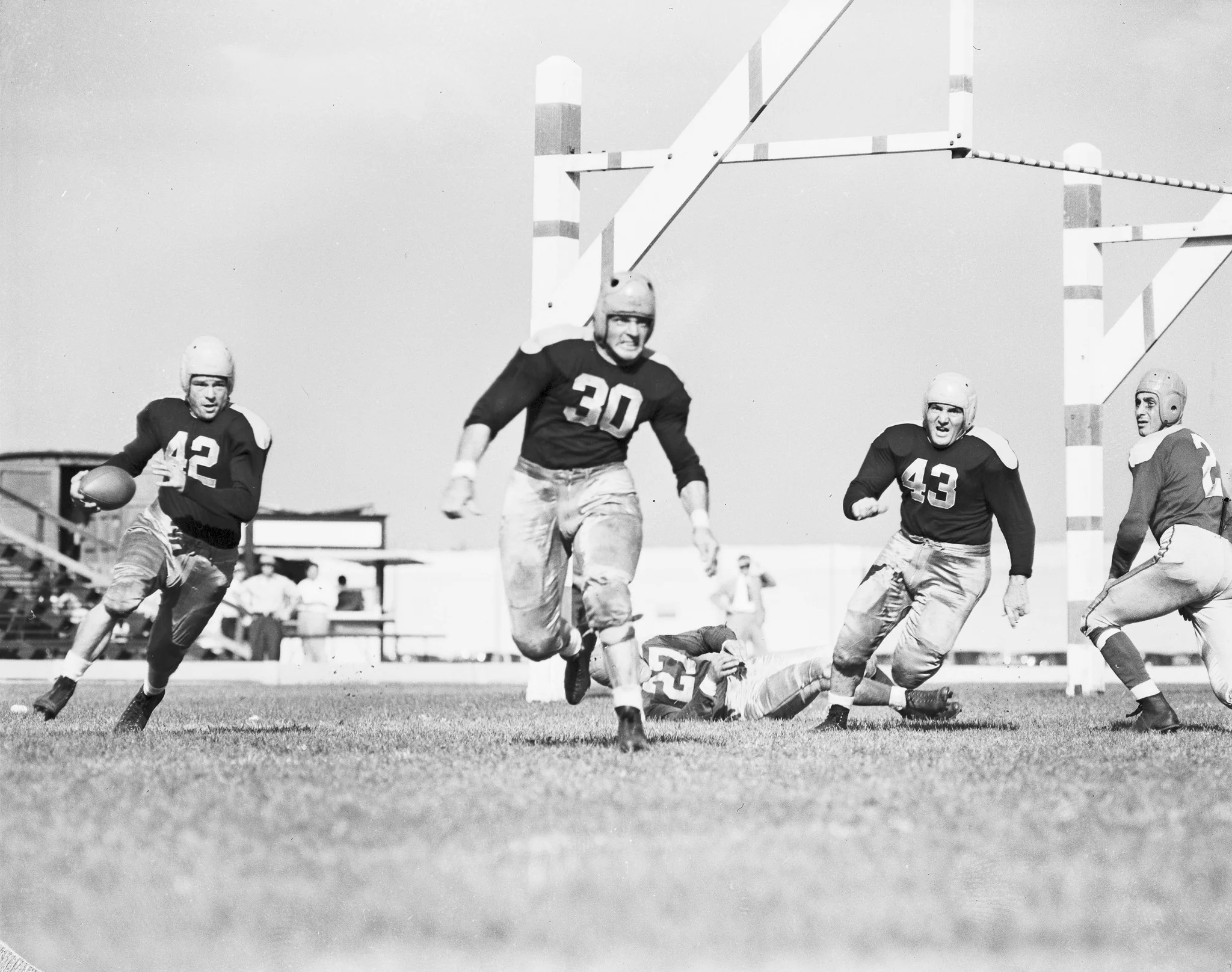 Titletown's Team: A Photographic History of the Green Bay Packers - Image 6