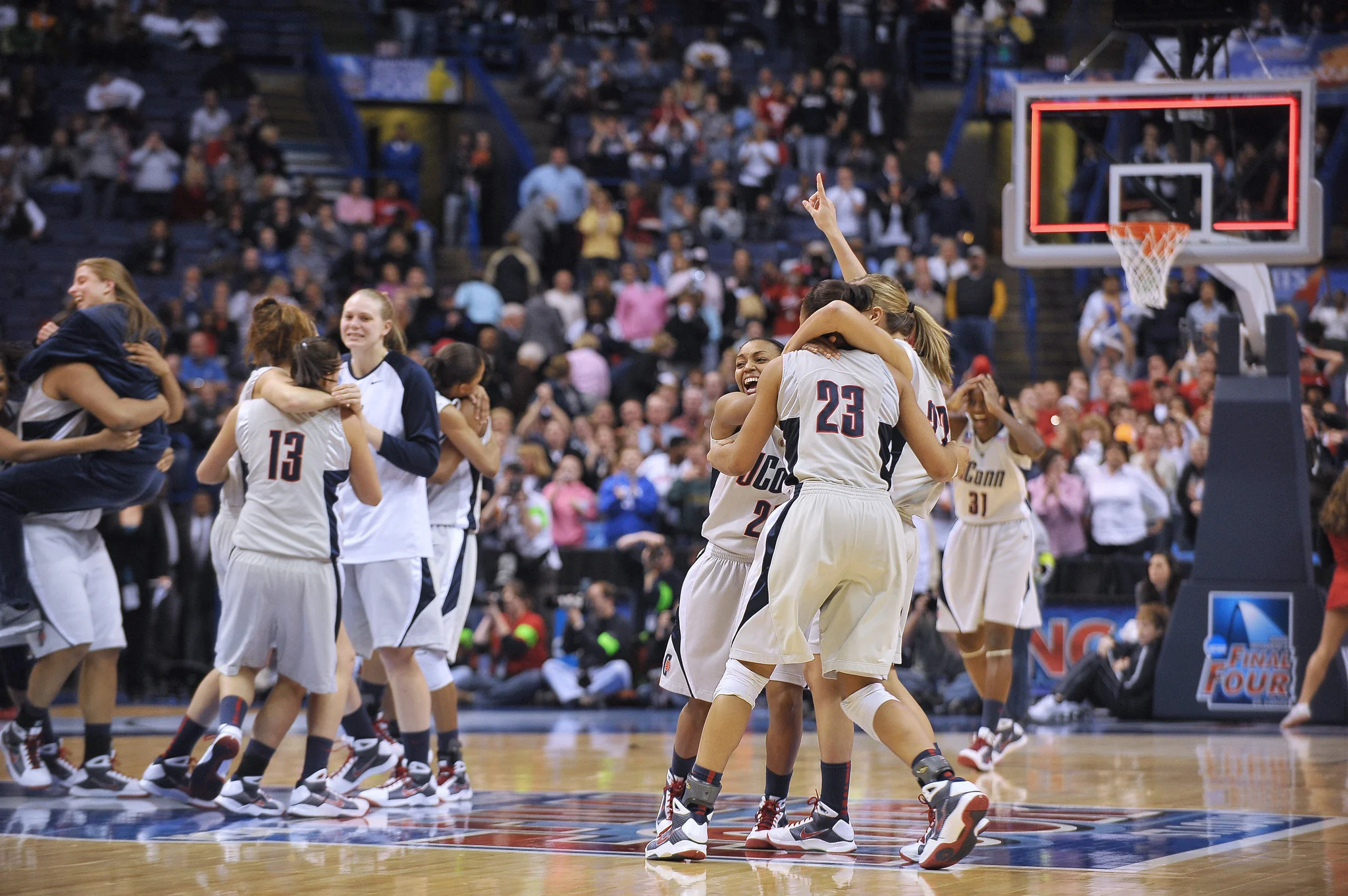 A Generation of Excellence: UConn Women's 30-Year Reign - Image 10