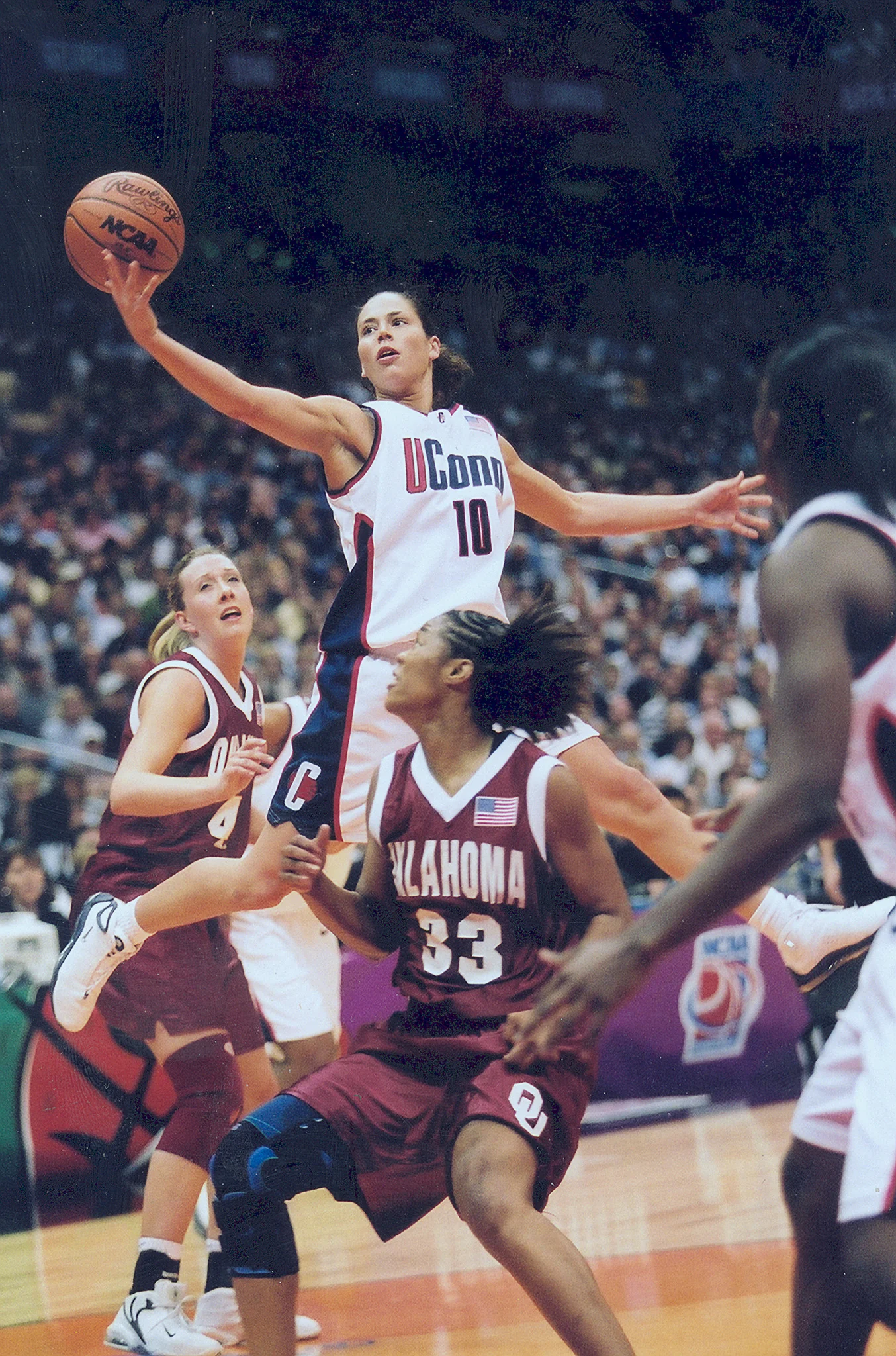 A Generation of Excellence: UConn Women's 30-Year Reign - Image 9