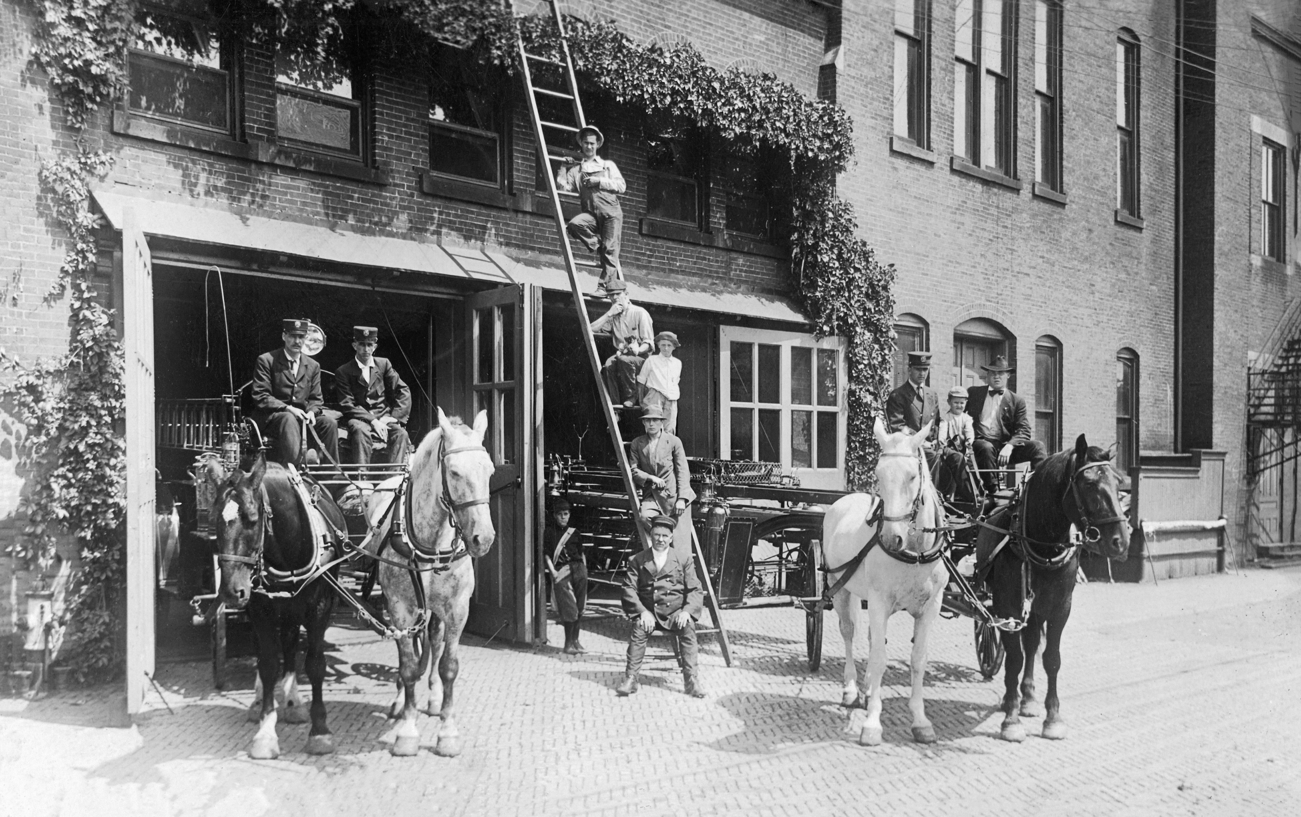 Wayne County Memories: A Pictorial History of the late 1800s through the 1930s - Image 9