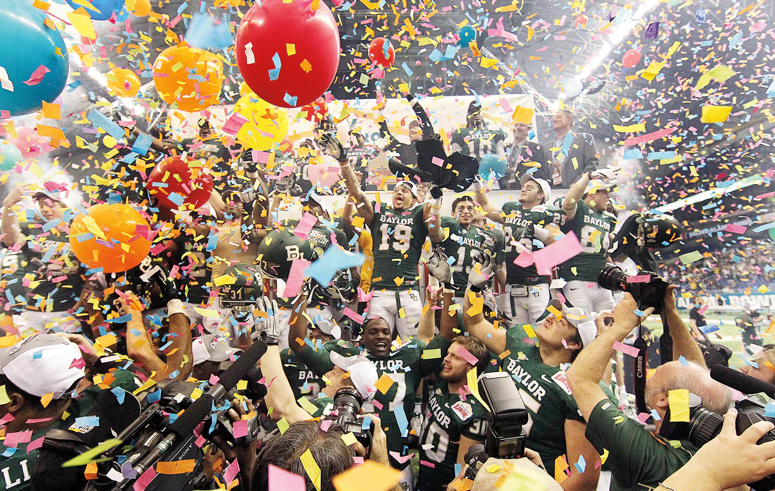 Year of the Bear: The Winningest Year in College Sports History - Image 9